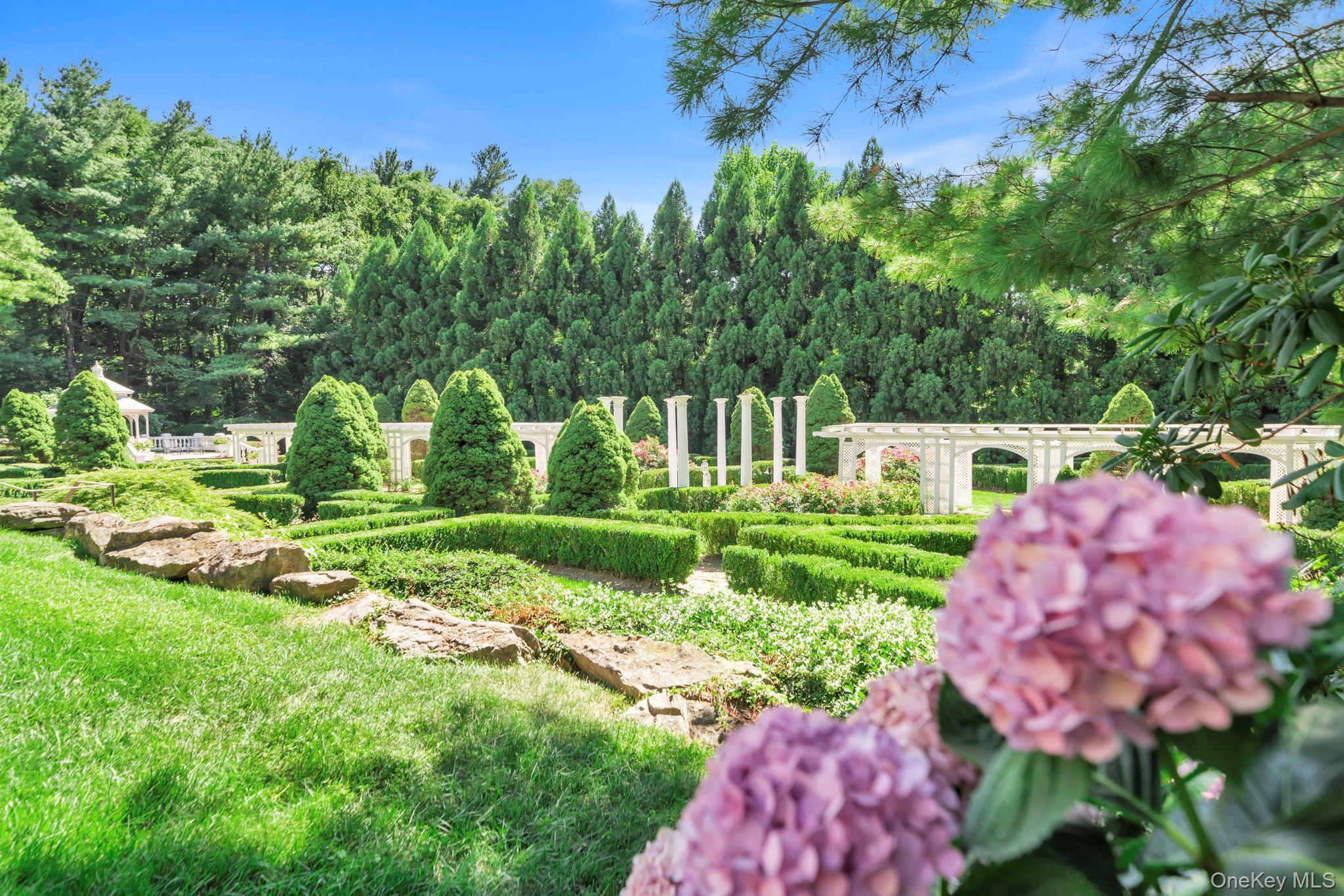 Single Family Stoddart Nassau County, NY 11560, MLS-902499-39