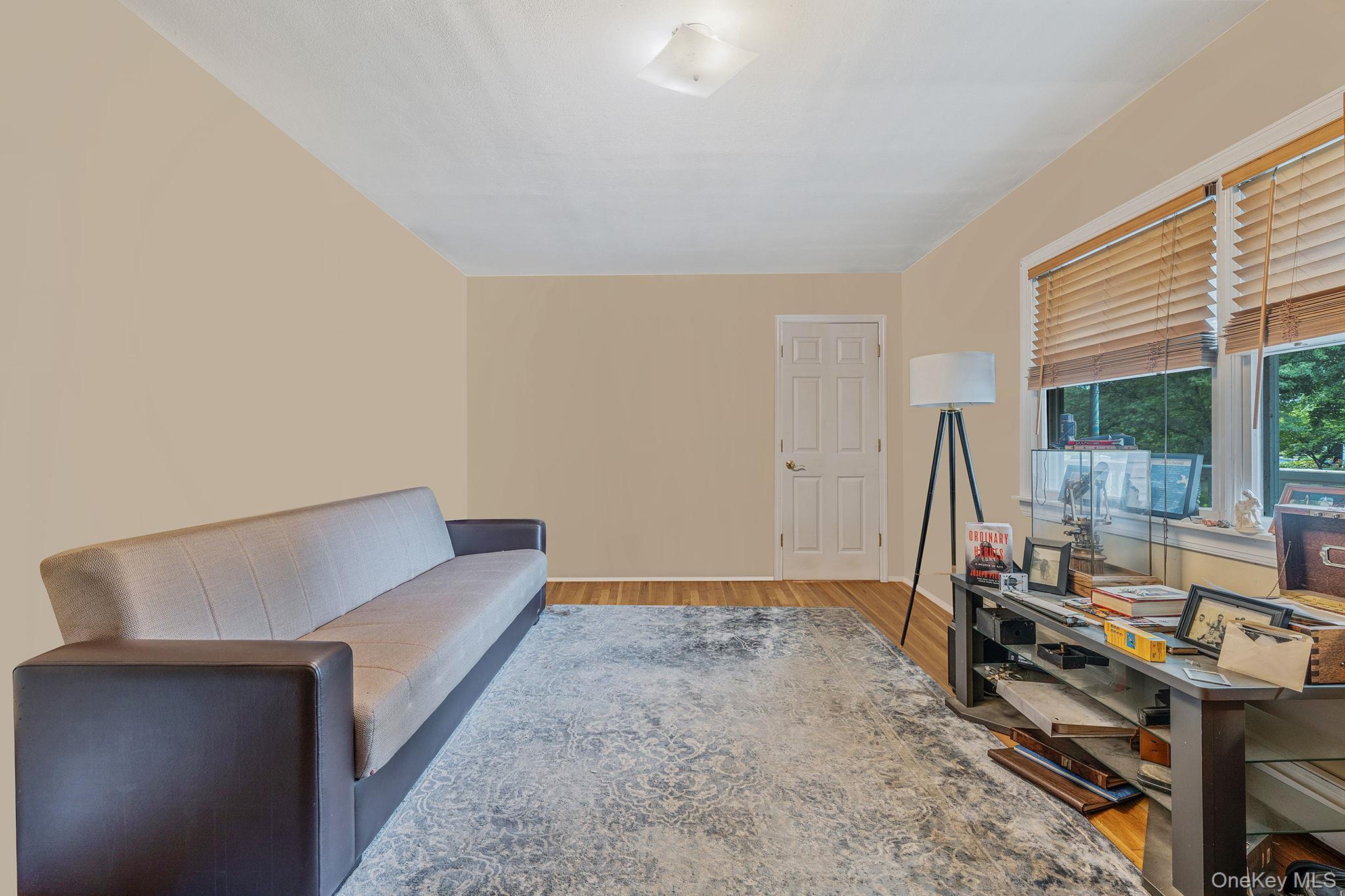 Single Family Spyglass  Suffolk County, NY 11733, MLS-902576-17