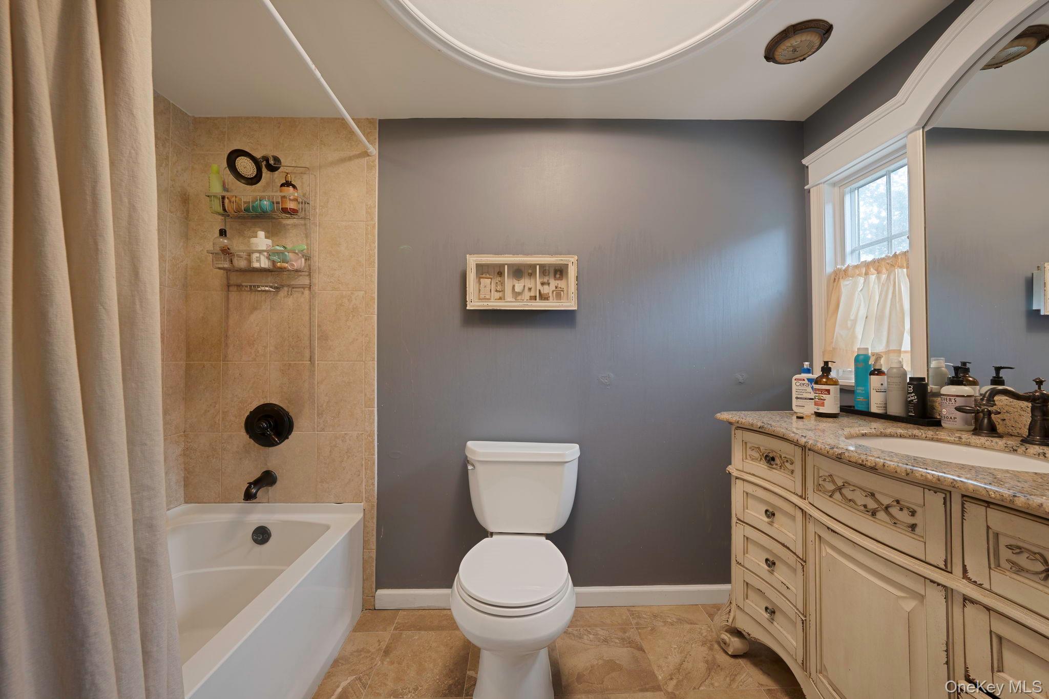 Single Family Spyglass  Suffolk County, NY 11733, MLS-902576-21