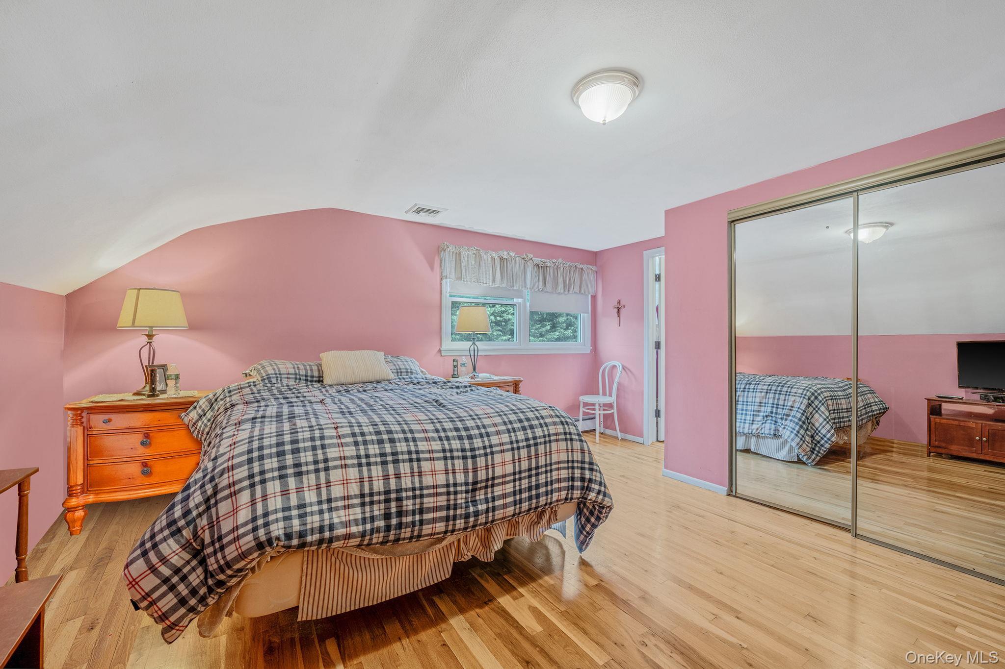 Single Family Spyglass  Suffolk County, NY 11733, MLS-902576-22