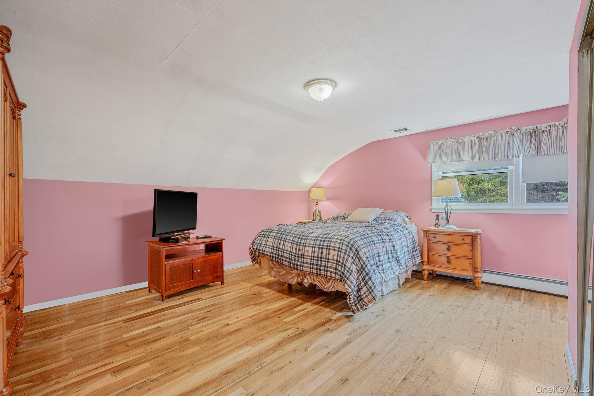 Single Family Spyglass  Suffolk County, NY 11733, MLS-902576-23