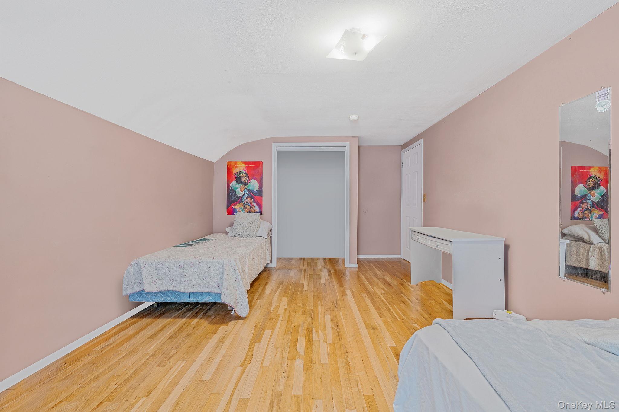 Single Family Spyglass  Suffolk County, NY 11733, MLS-902576-26