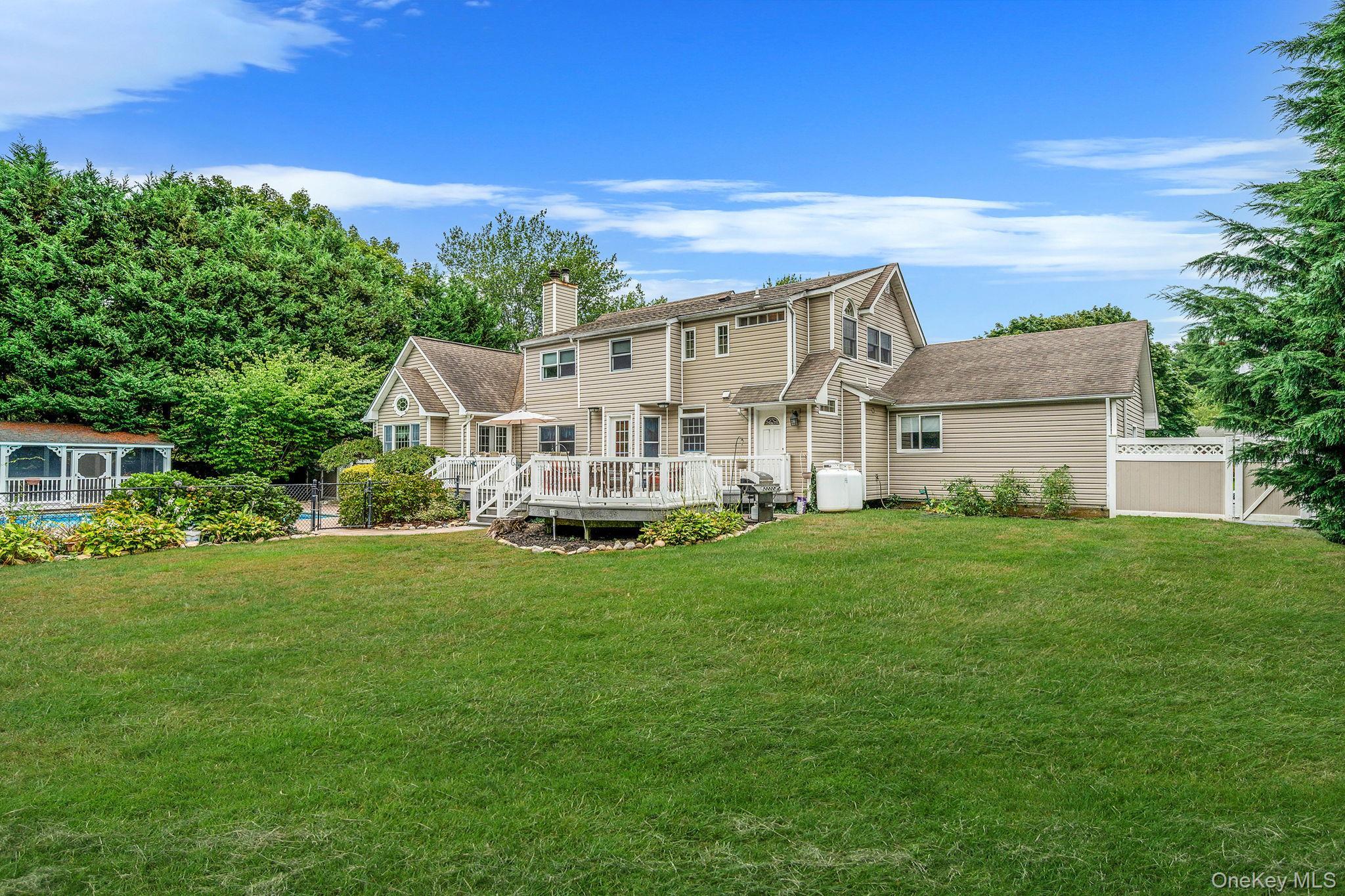 Single Family Spyglass  Suffolk County, NY 11733, MLS-902576-32