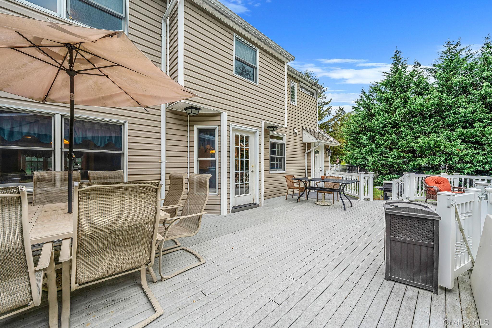 Single Family Spyglass  Suffolk County, NY 11733, MLS-902576-36