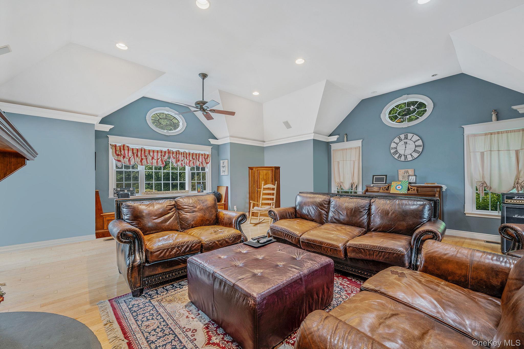 Single Family Spyglass  Suffolk County, NY 11733, MLS-902576-9