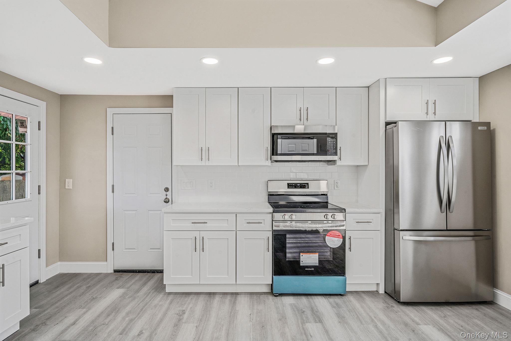 Single Family Old Country  Suffolk County, NY 11729, MLS-902592-10