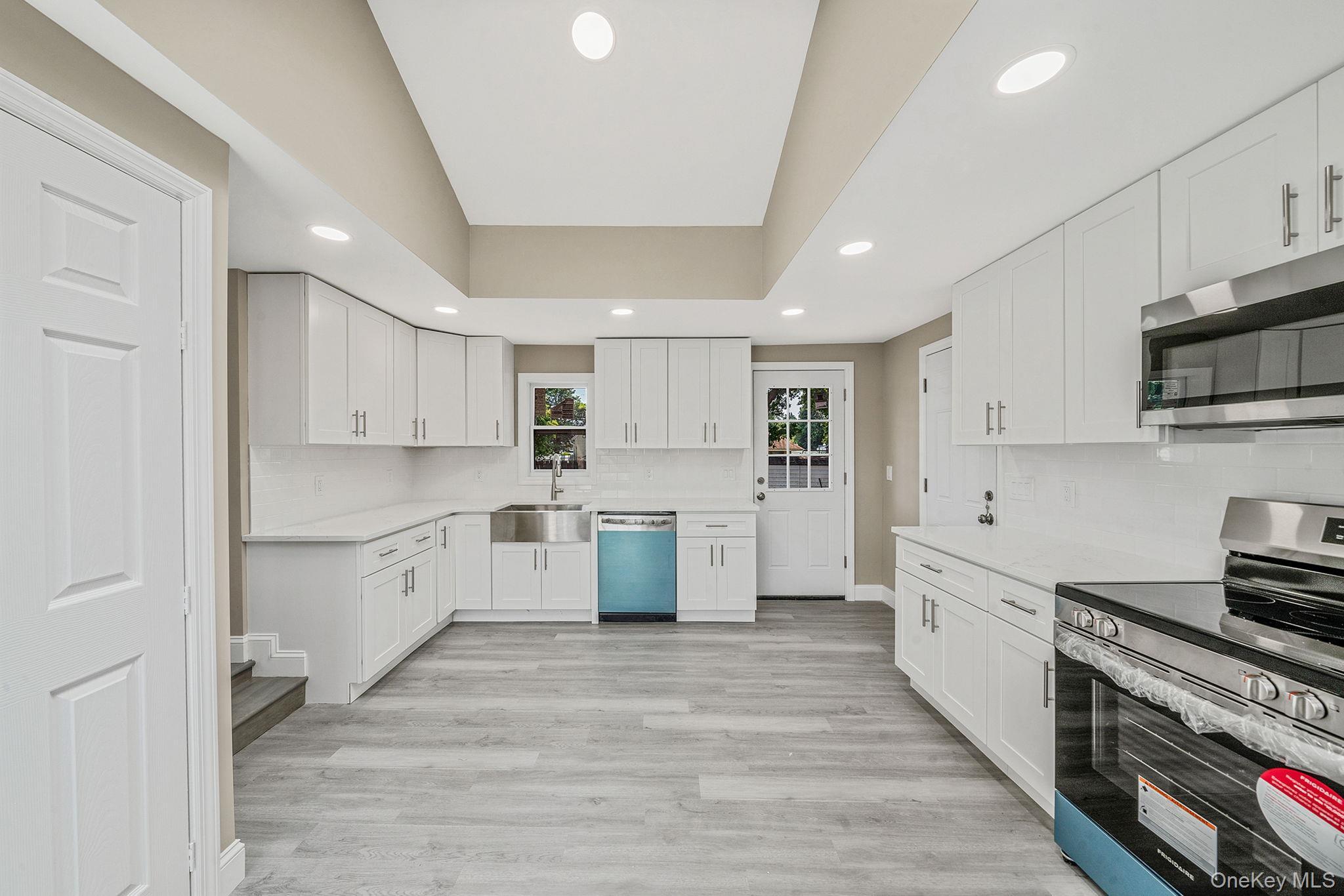 Single Family Old Country  Suffolk County, NY 11729, MLS-902592-11