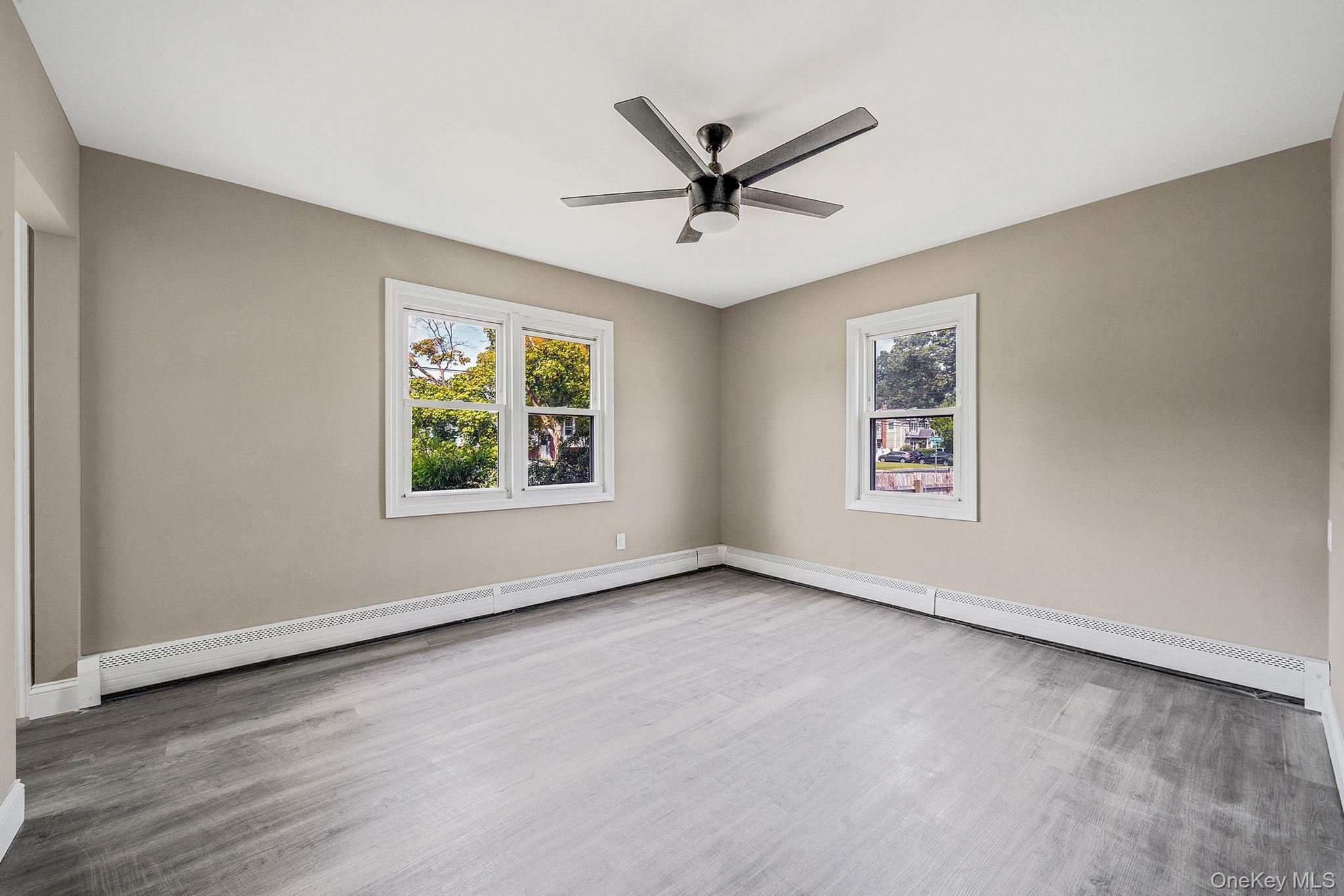 Single Family Old Country  Suffolk County, NY 11729, MLS-902592-21