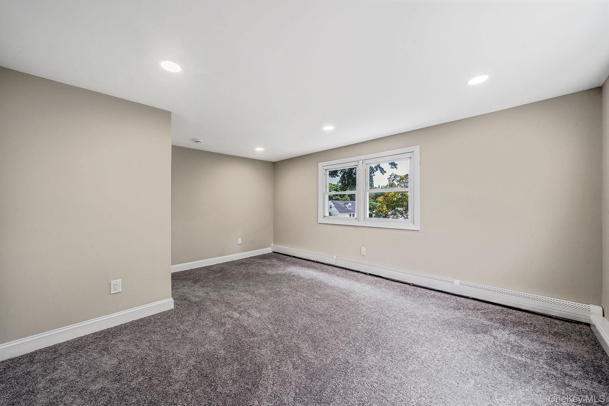 Single Family Old Country  Suffolk County, NY 11729, MLS-902592-22