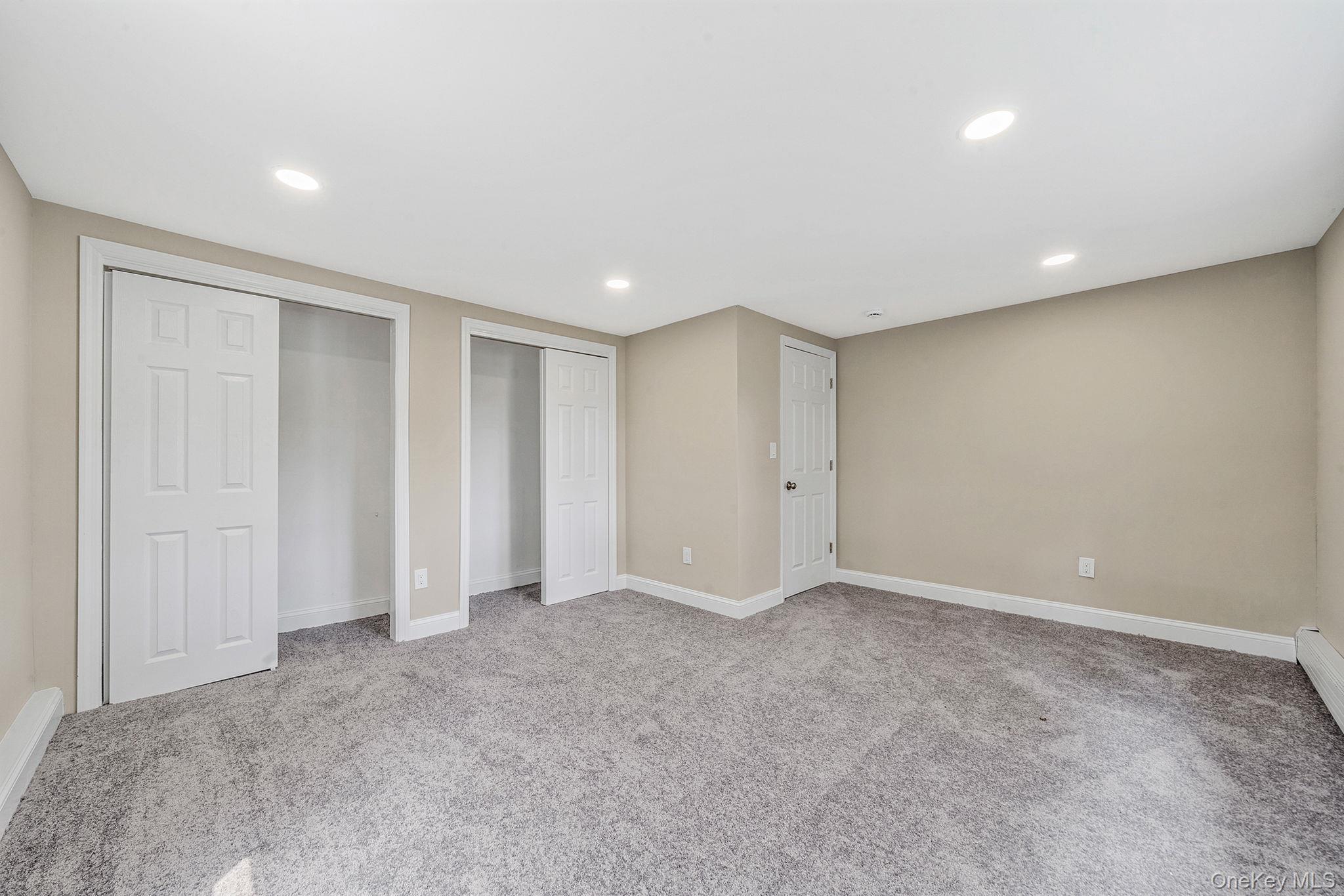 Single Family Old Country  Suffolk County, NY 11729, MLS-902592-23