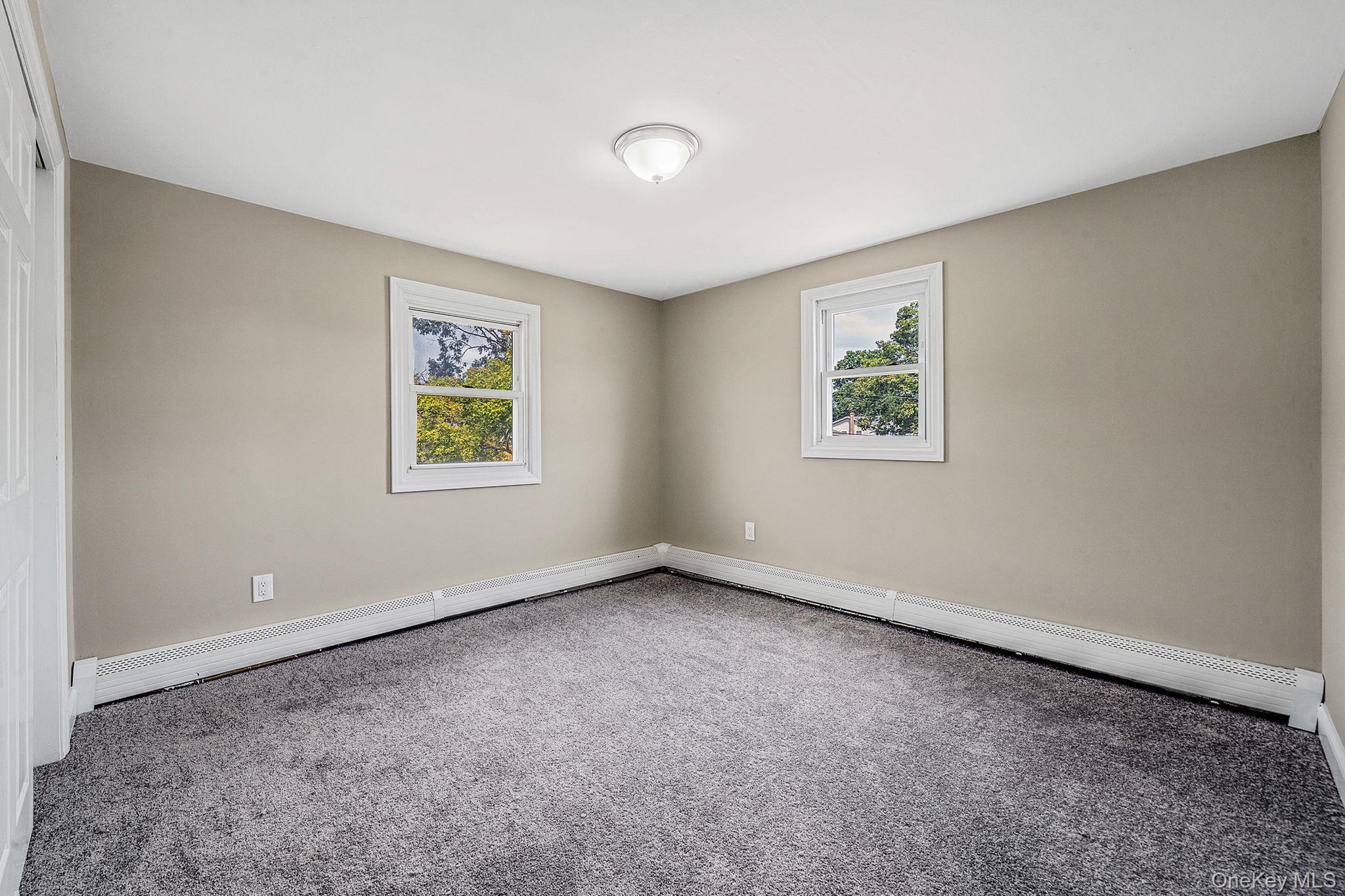 Single Family Old Country  Suffolk County, NY 11729, MLS-902592-26