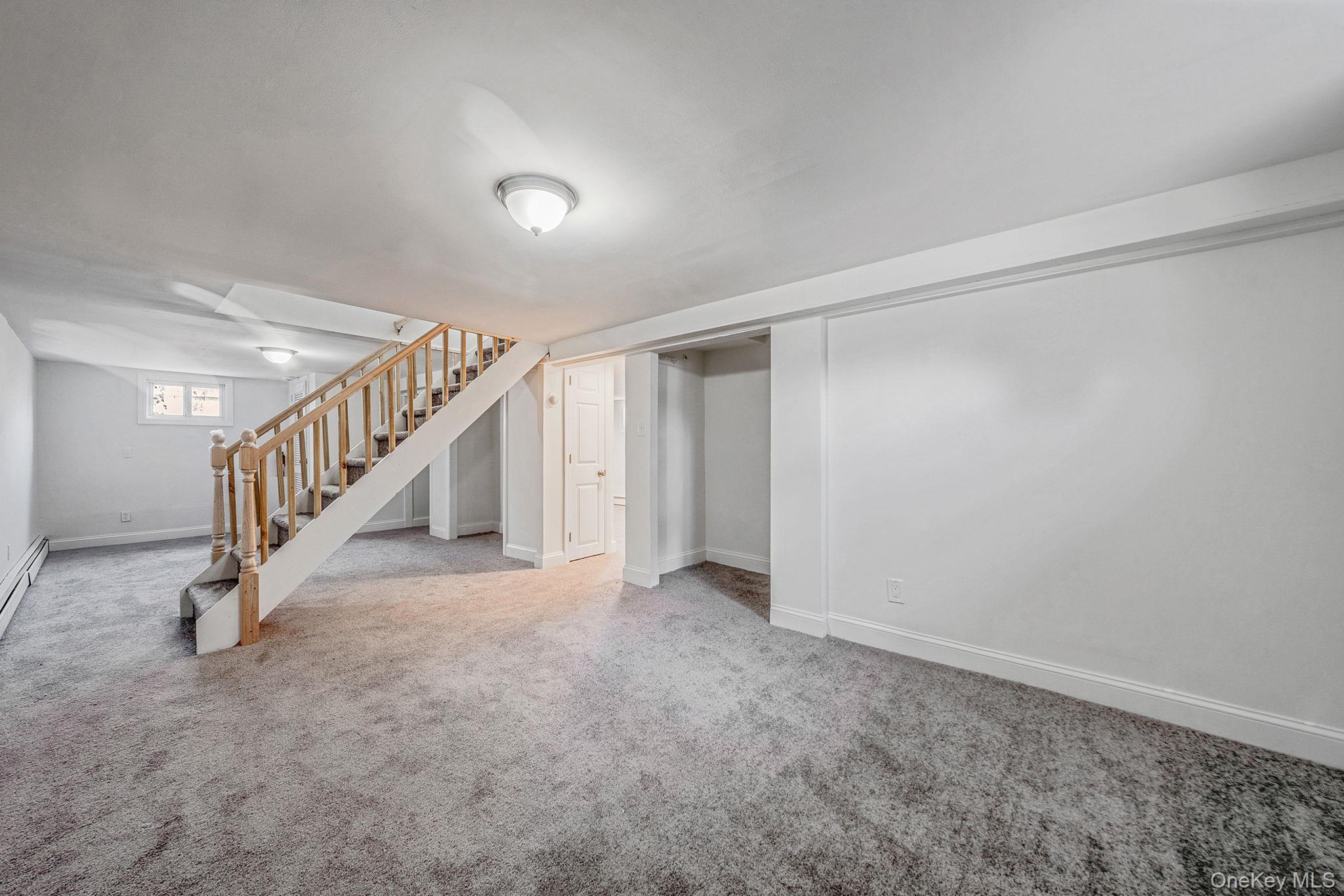 Single Family Old Country  Suffolk County, NY 11729, MLS-902592-30