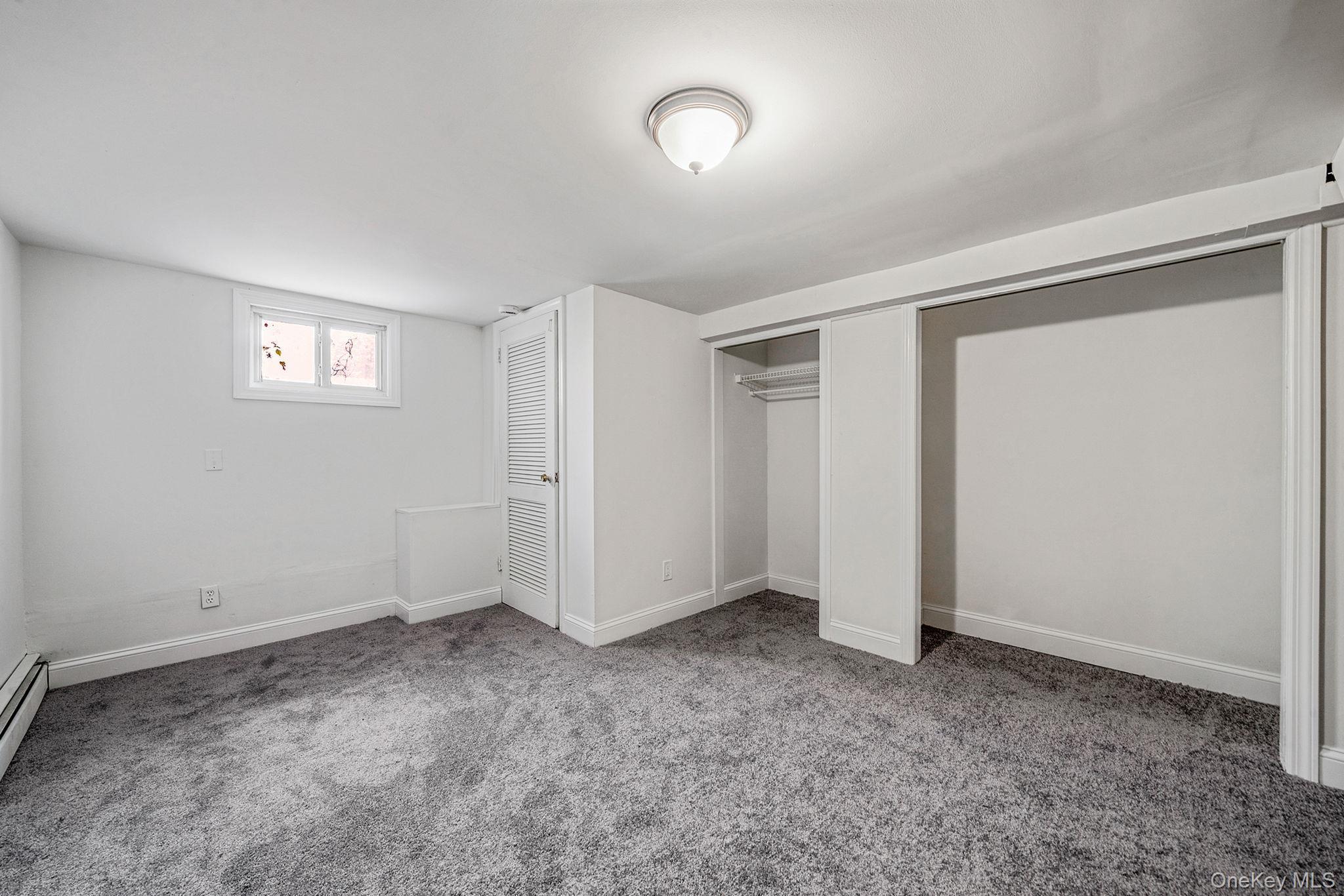 Single Family Old Country  Suffolk County, NY 11729, MLS-902592-31