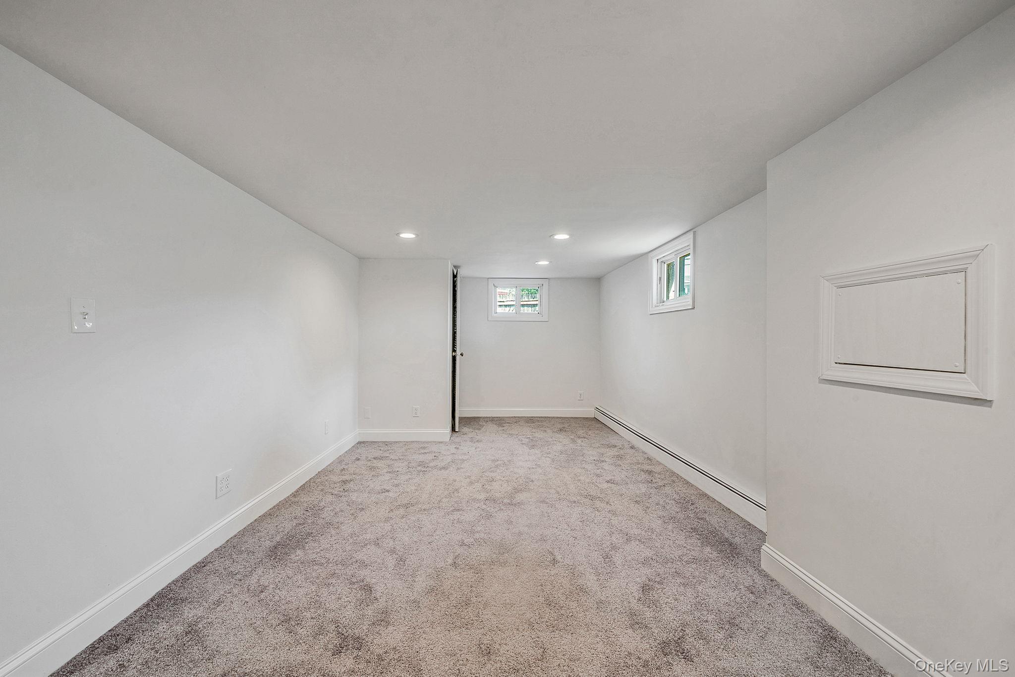 Single Family Old Country  Suffolk County, NY 11729, MLS-902592-33