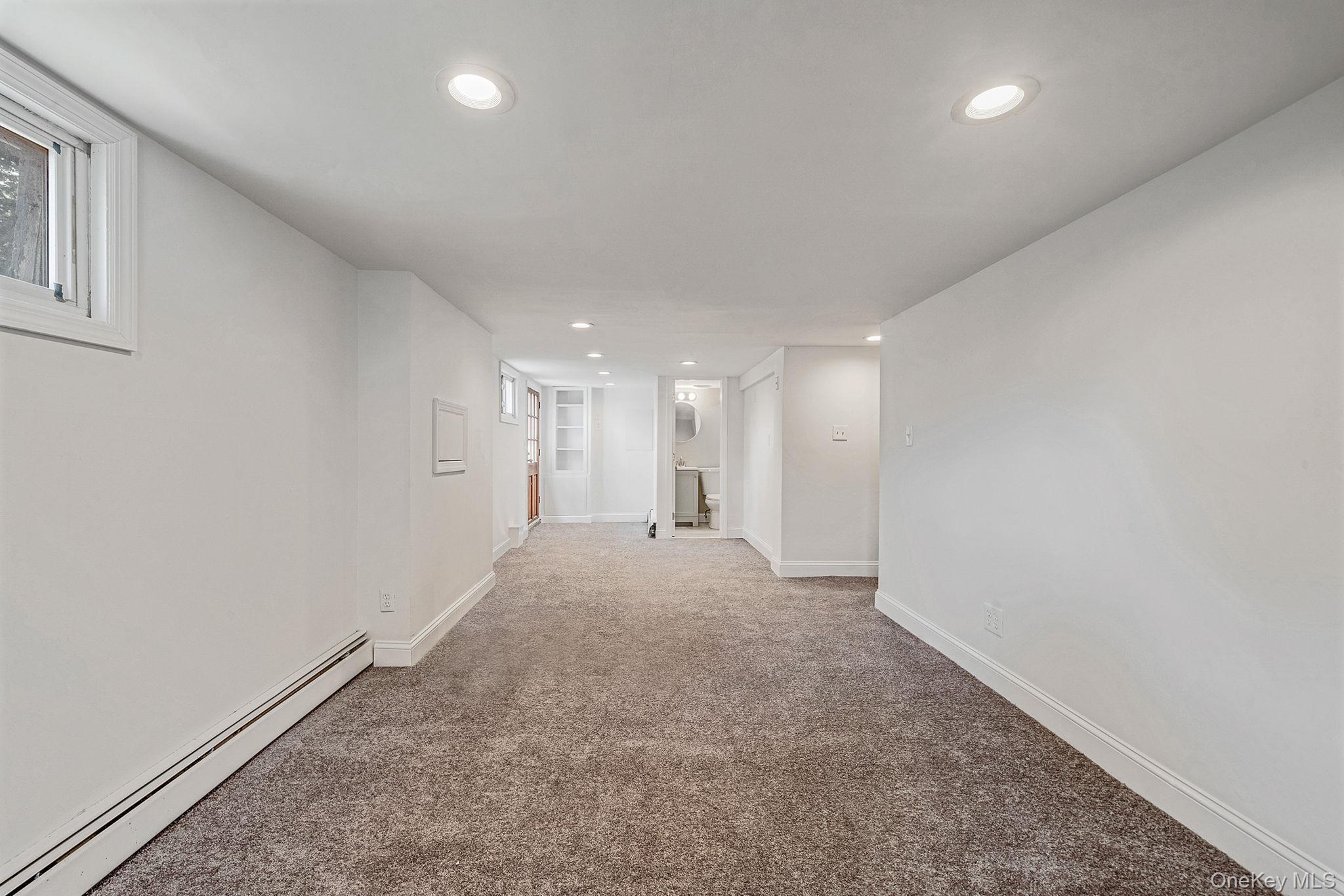 Single Family Old Country  Suffolk County, NY 11729, MLS-902592-34