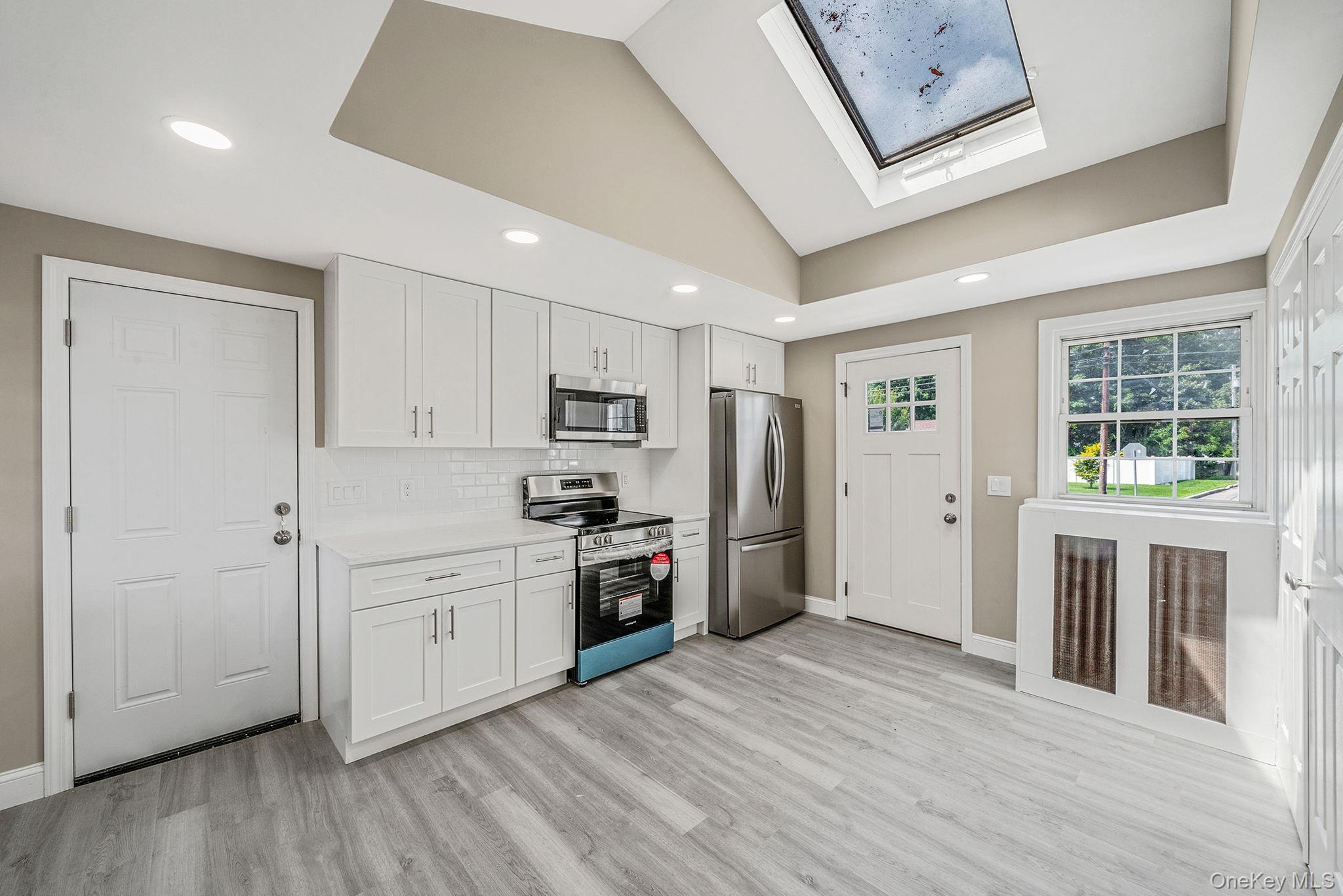 Single Family Old Country  Suffolk County, NY 11729, MLS-902592-9