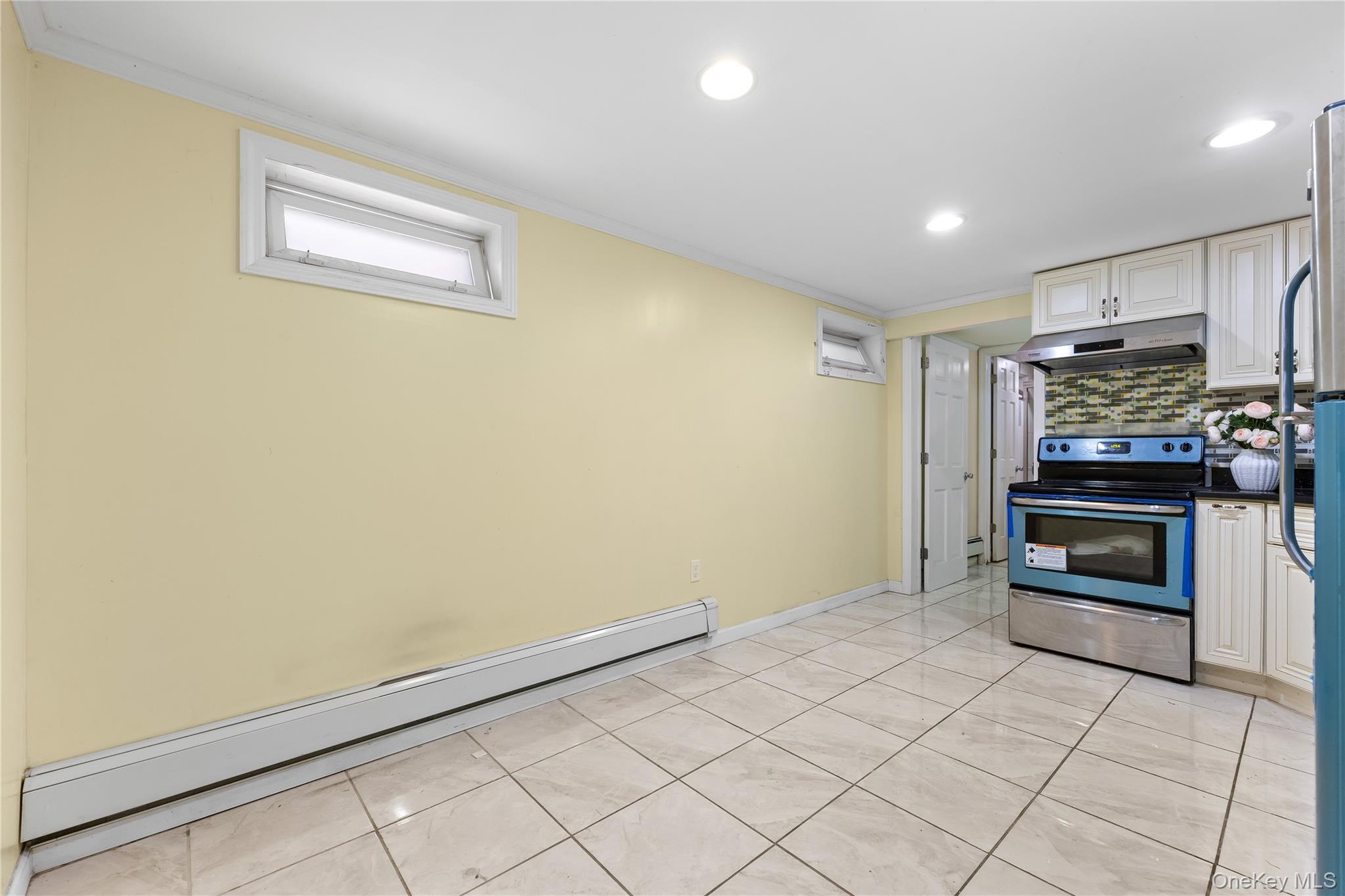 Single Family 187th  Queens, NY 11366, MLS-902643-21