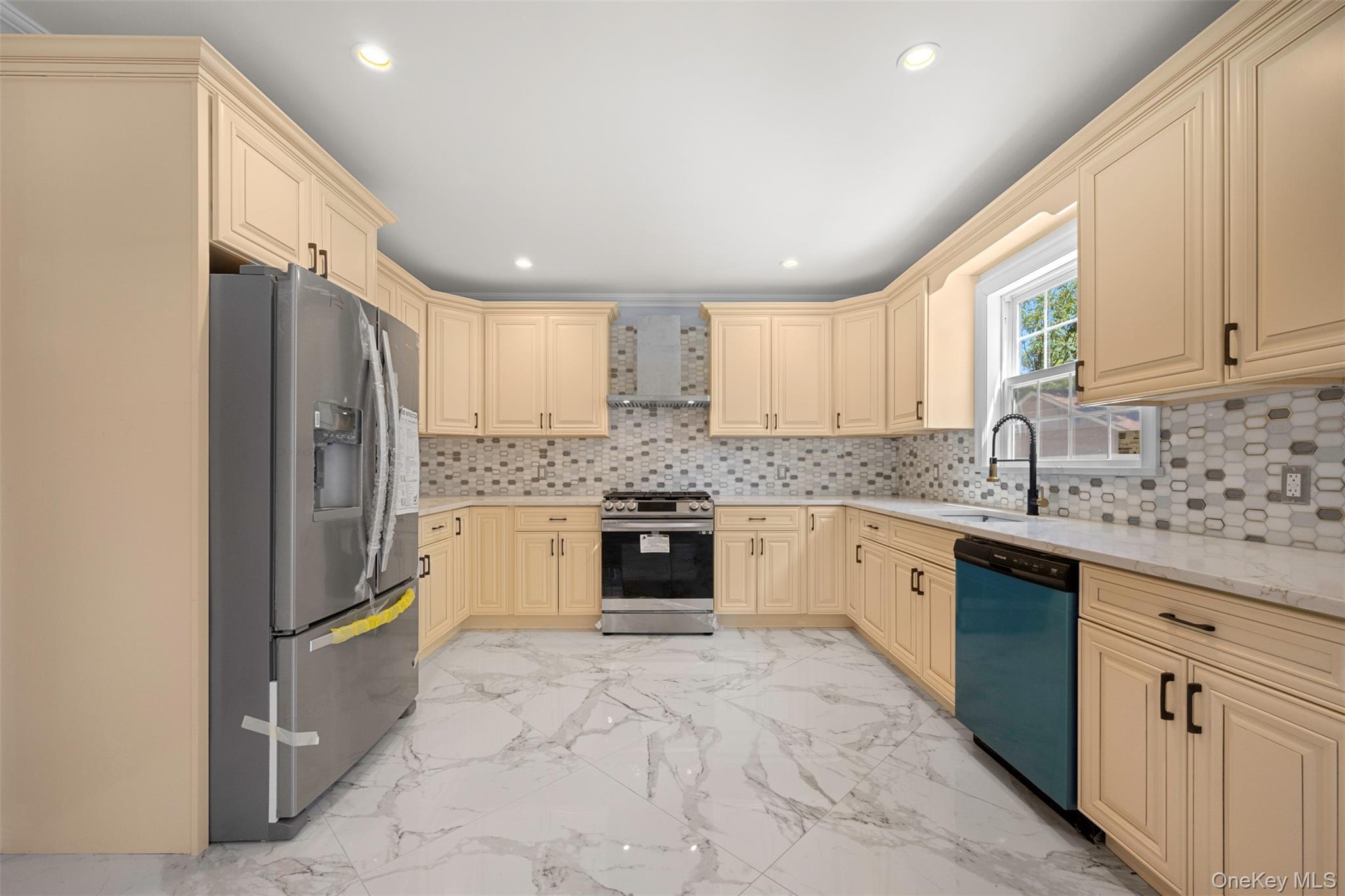 Single Family 253 Queens, NY 11426, MLS-902697-10