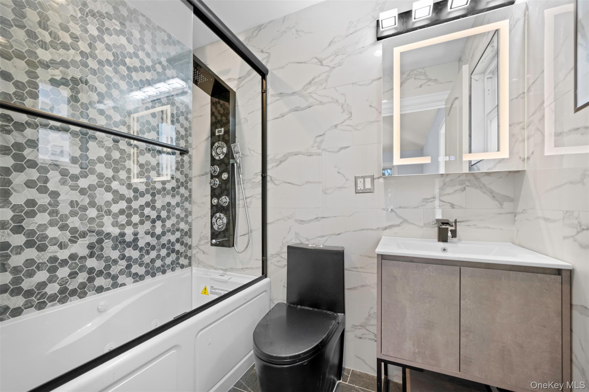 Single Family 253 Queens, NY 11426, MLS-902697-14