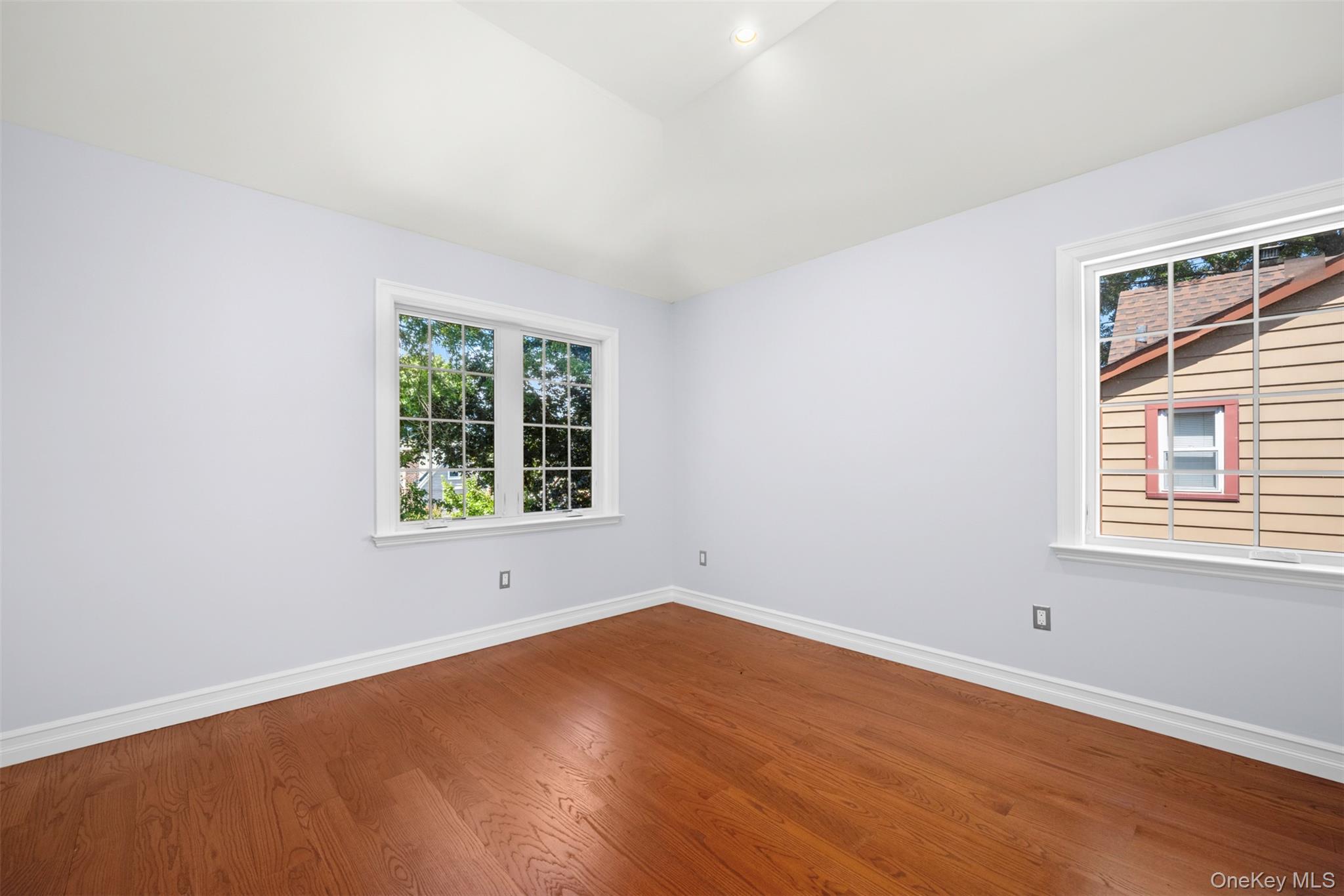 Single Family 253 Queens, NY 11426, MLS-902697-19