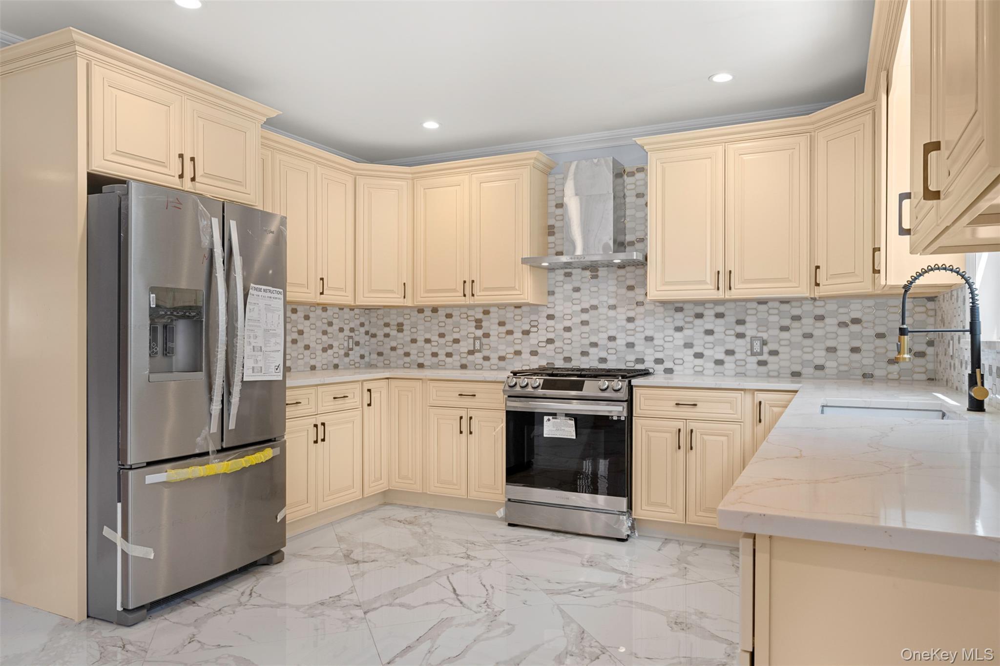 Single Family 253 Queens, NY 11426, MLS-902697-2