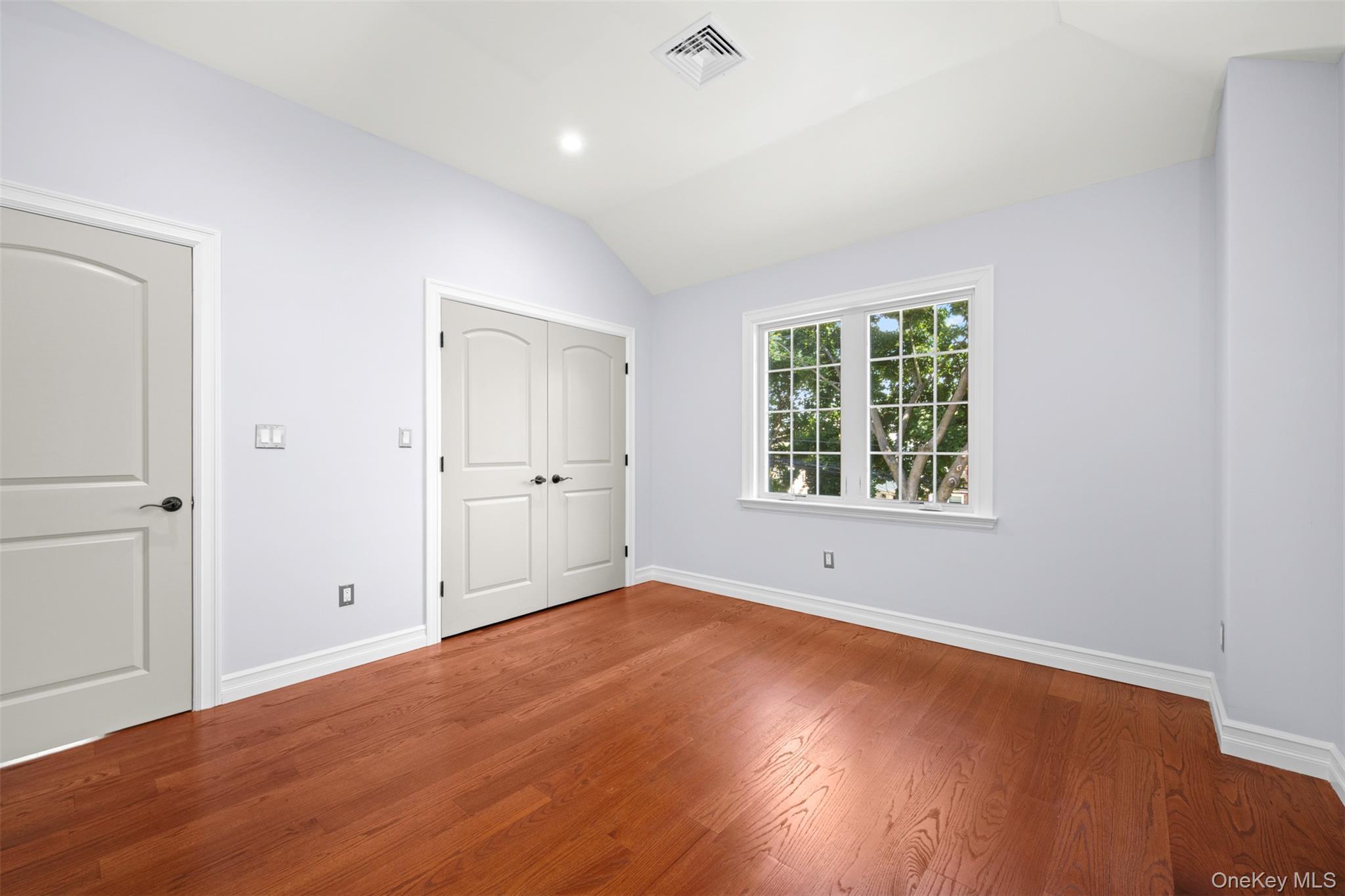 Single Family 253 Queens, NY 11426, MLS-902697-22