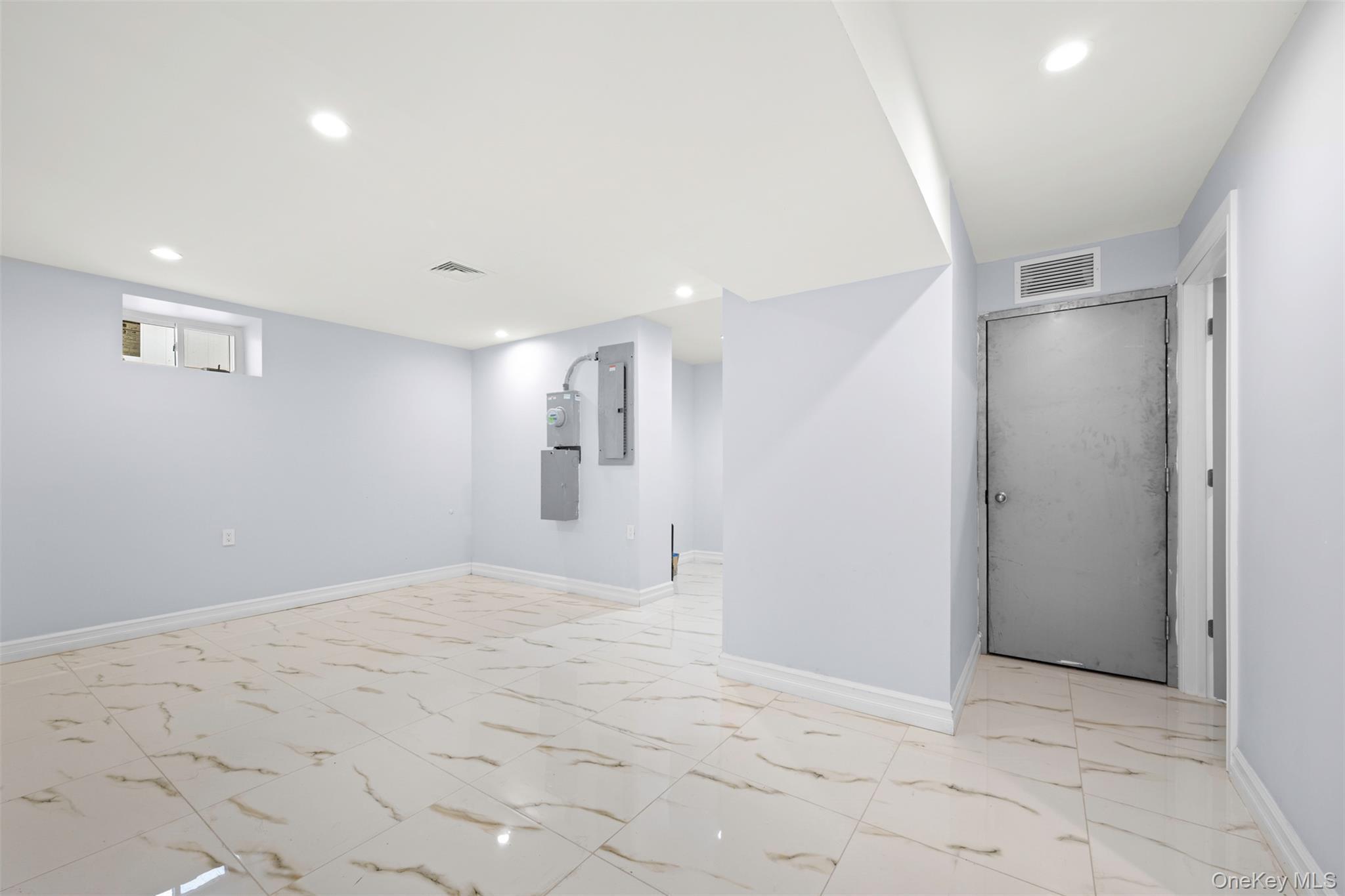 Single Family 253 Queens, NY 11426, MLS-902697-25