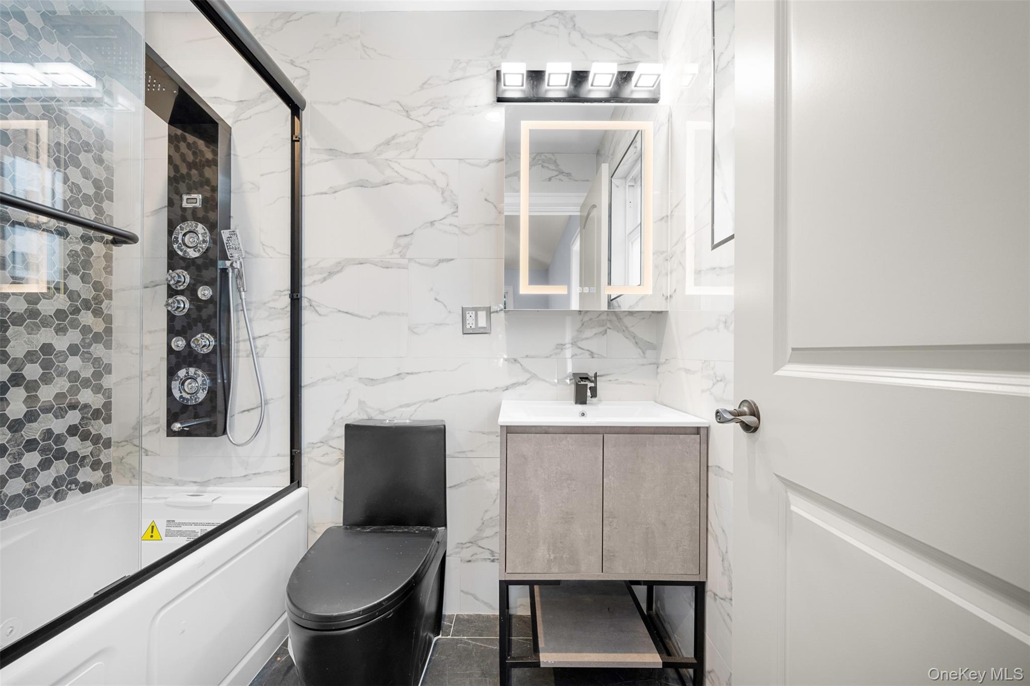 Single Family 253 Queens, NY 11426, MLS-902697-4