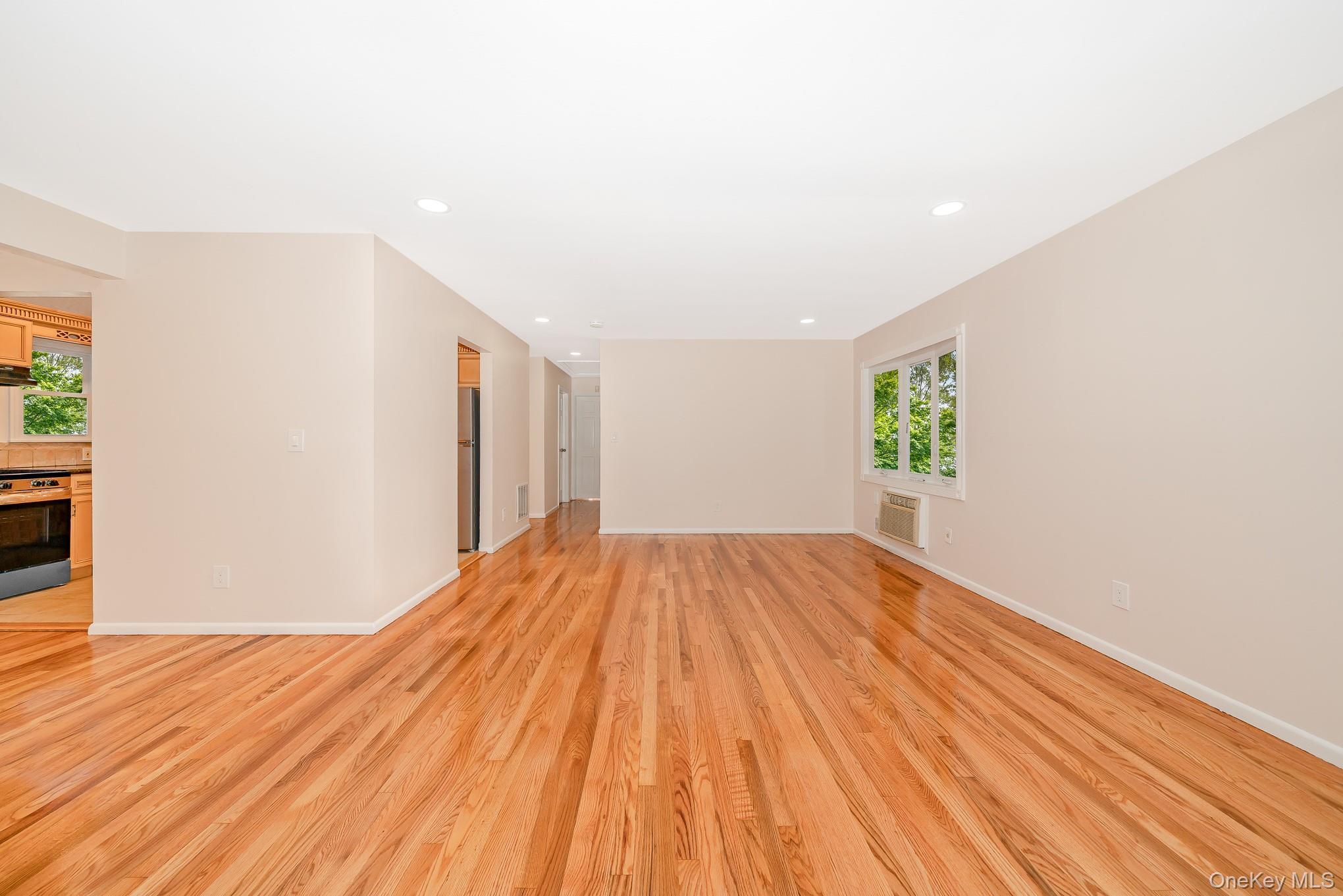 Single Family Washington  Nassau County, NY 11510, MLS-902728-10