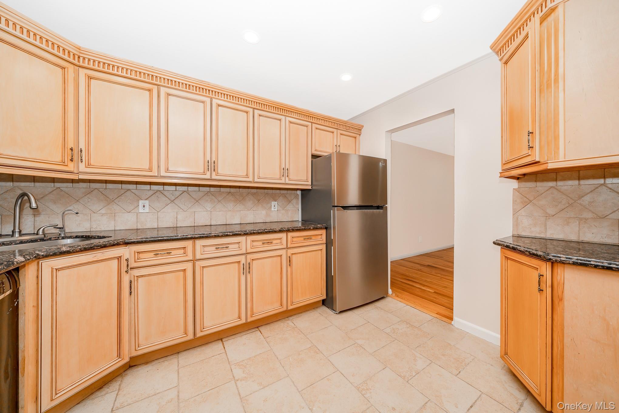 Single Family Washington  Nassau County, NY 11510, MLS-902728-14