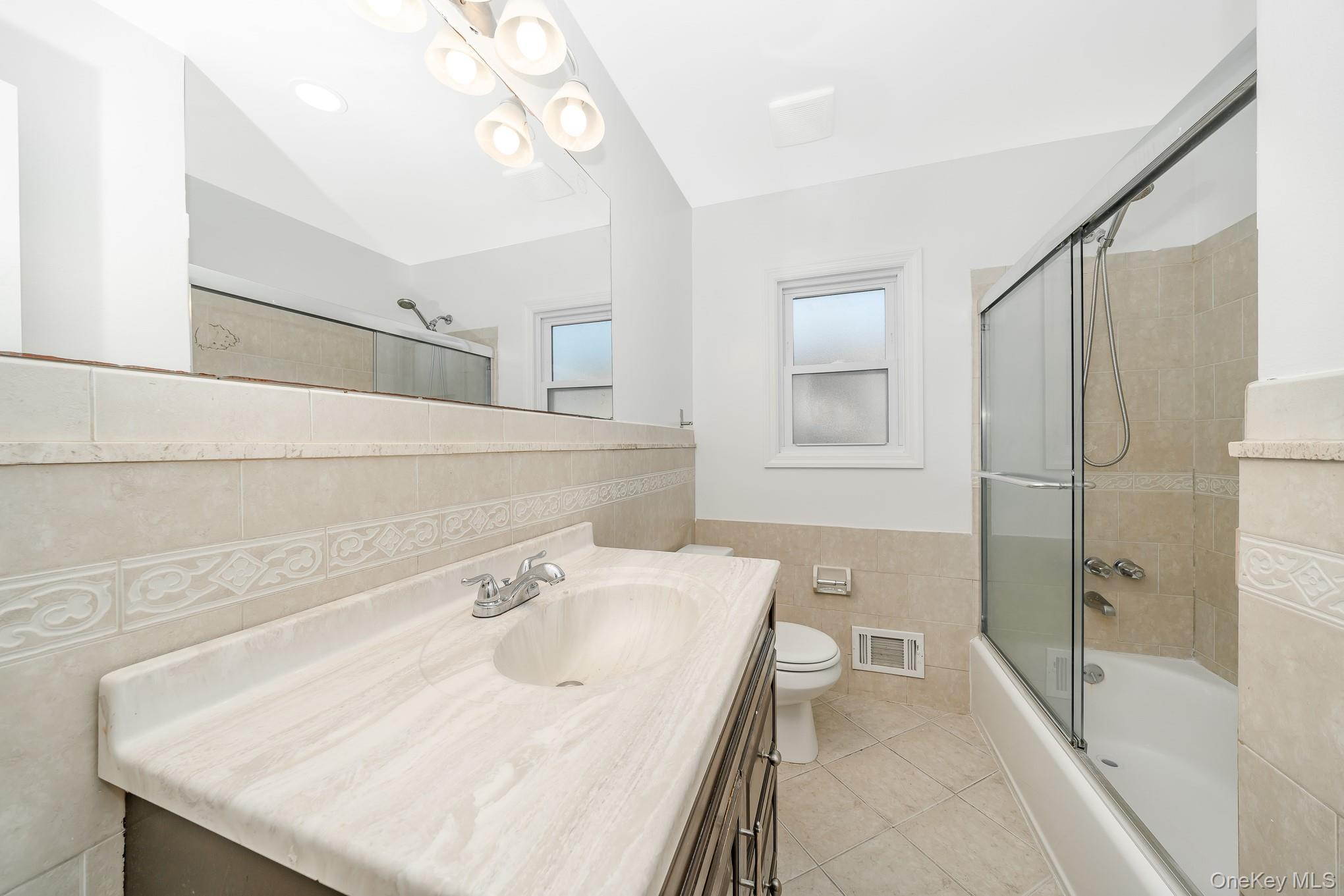 Single Family Washington  Nassau County, NY 11510, MLS-902728-15