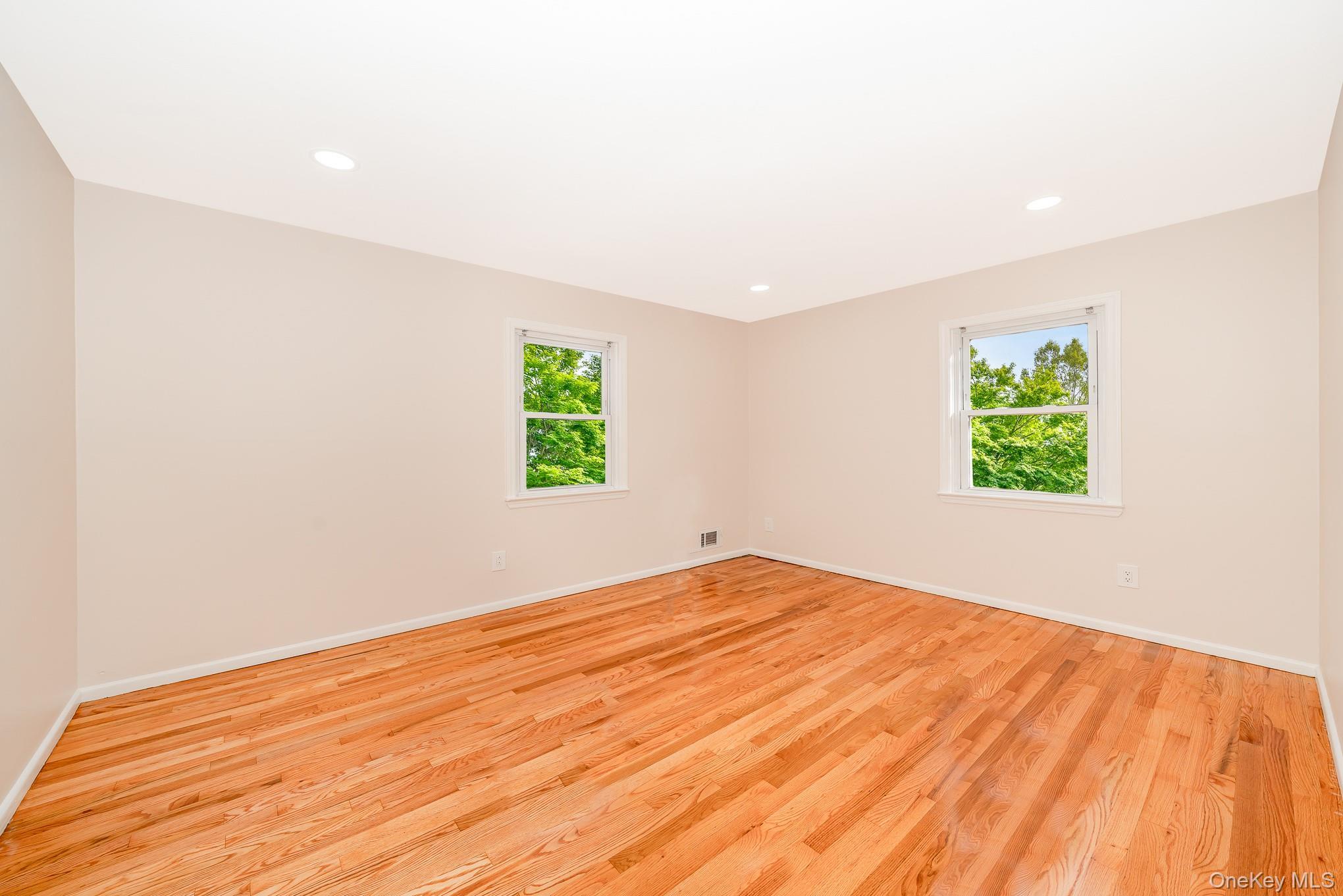 Single Family Washington  Nassau County, NY 11510, MLS-902728-17