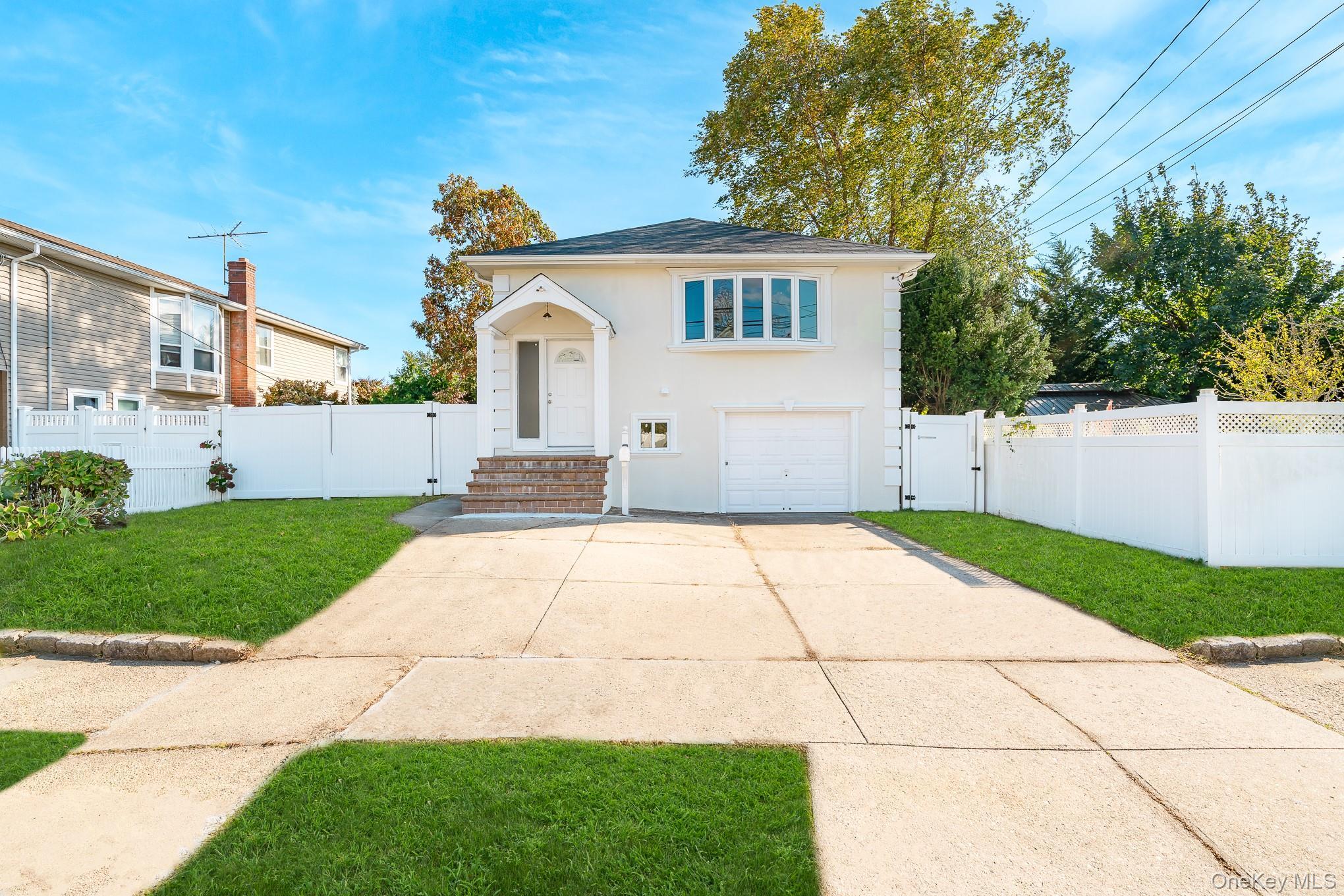 Single Family Washington  Nassau County, NY 11510, MLS-902728-2