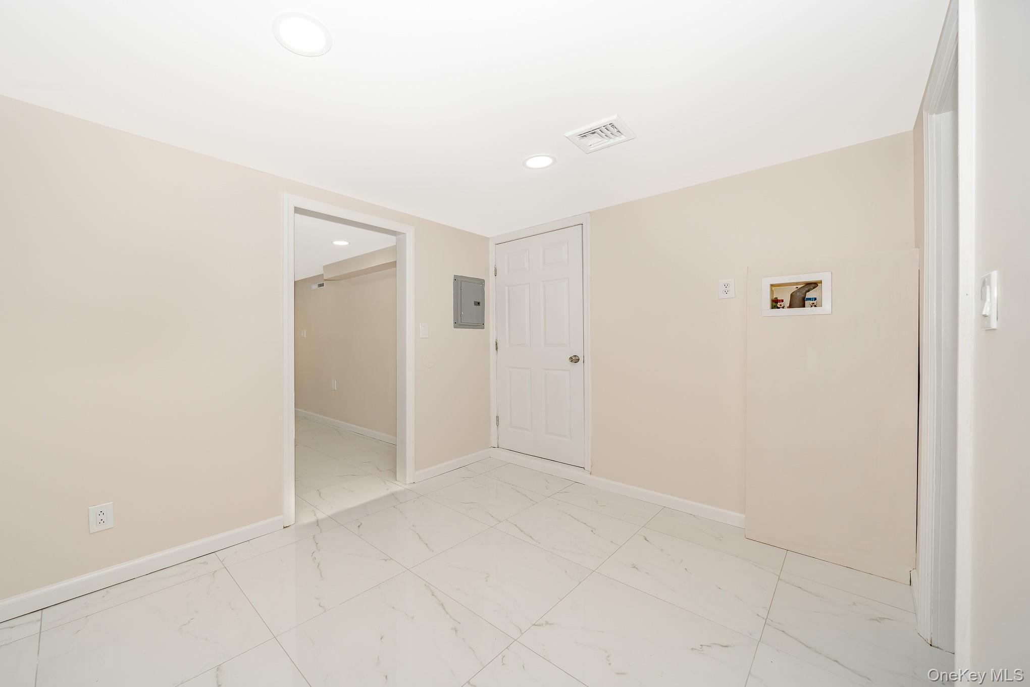 Single Family Washington  Nassau County, NY 11510, MLS-902728-20