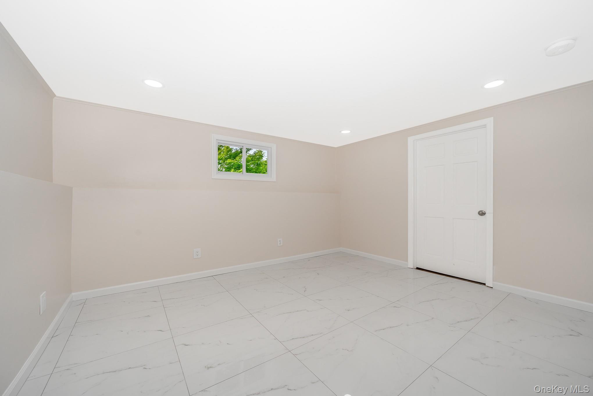 Single Family Washington  Nassau County, NY 11510, MLS-902728-24