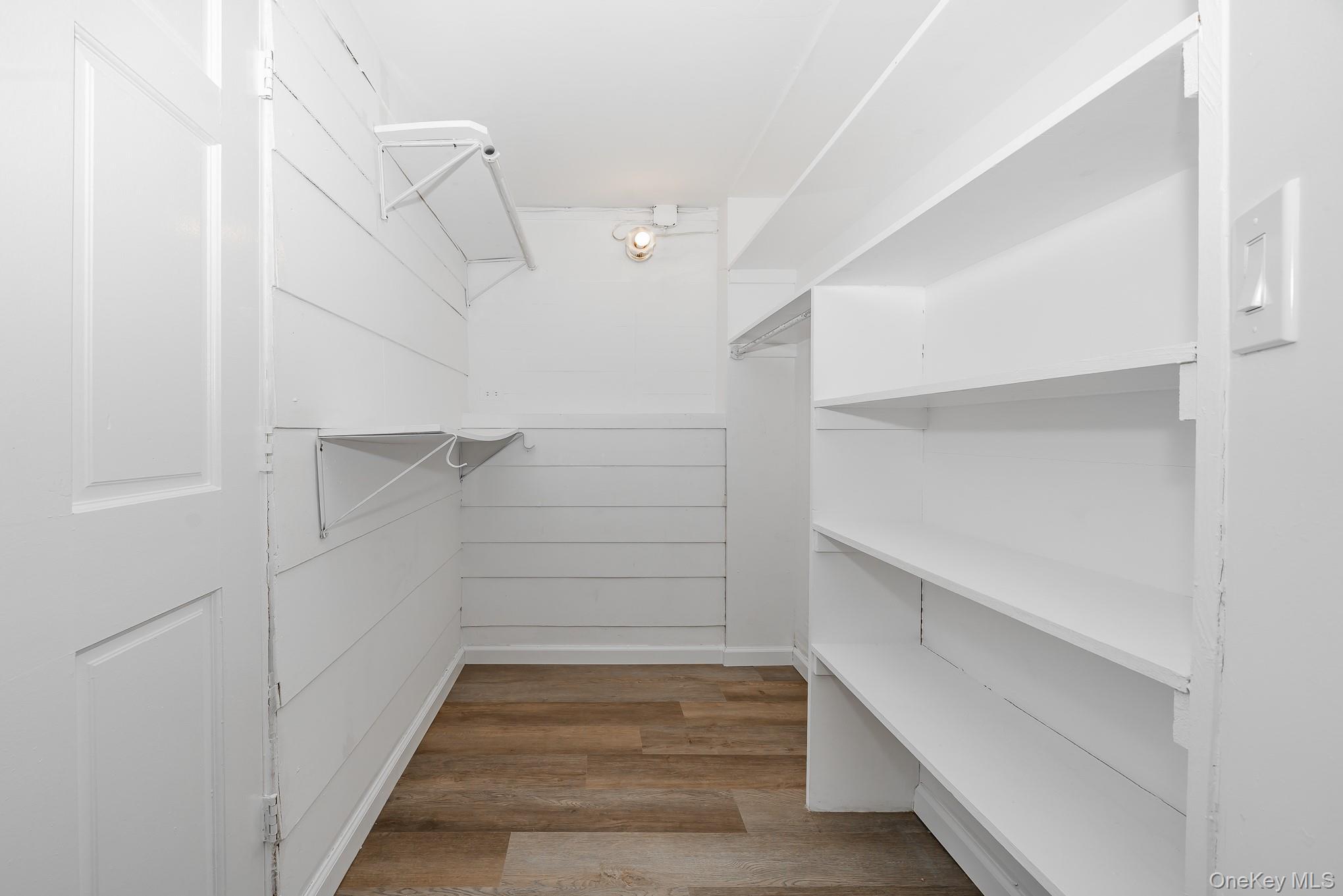 Single Family Washington  Nassau County, NY 11510, MLS-902728-25