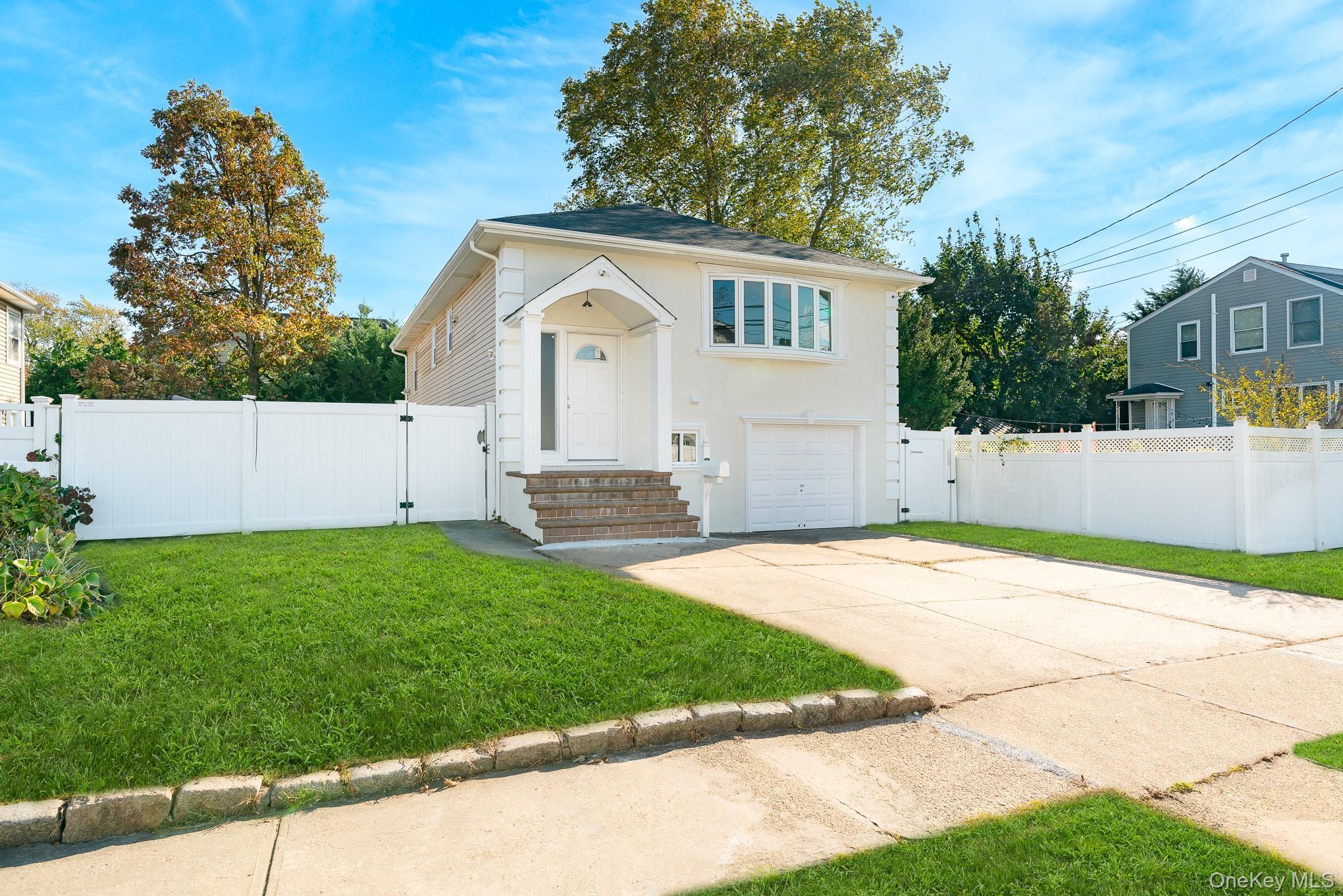 Single Family Washington  Nassau County, NY 11510, MLS-902728-3