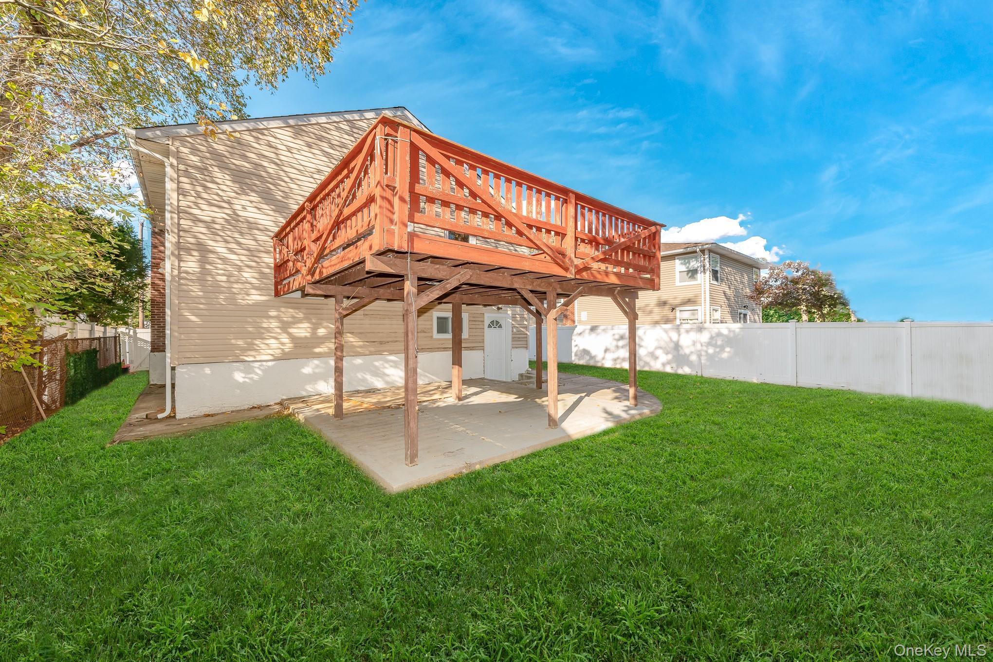 Single Family Washington  Nassau County, NY 11510, MLS-902728-6