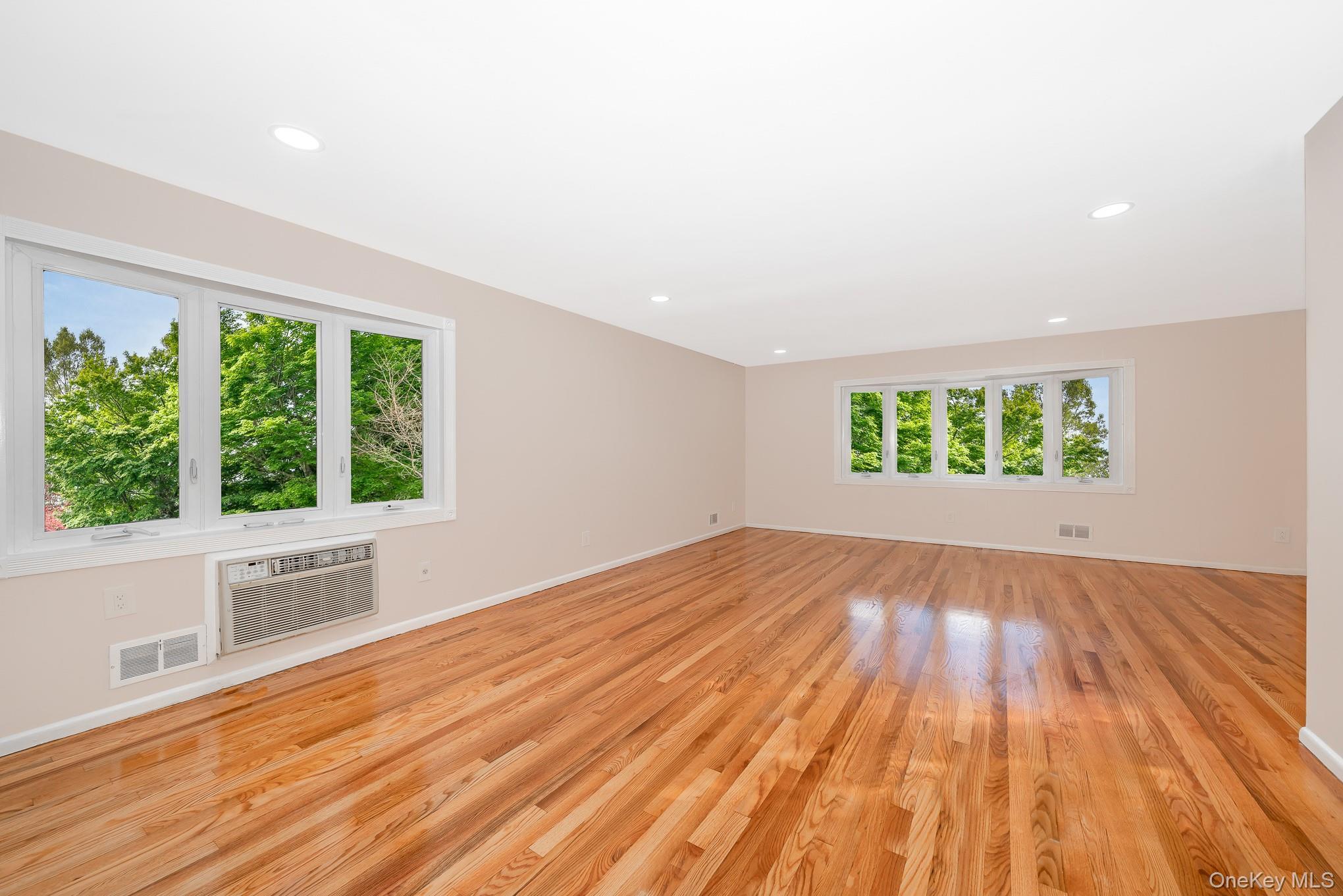 Single Family Washington  Nassau County, NY 11510, MLS-902728-7