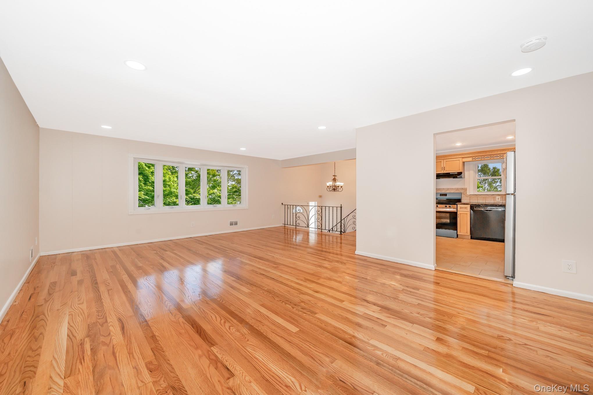 Single Family Washington  Nassau County, NY 11510, MLS-902728-8