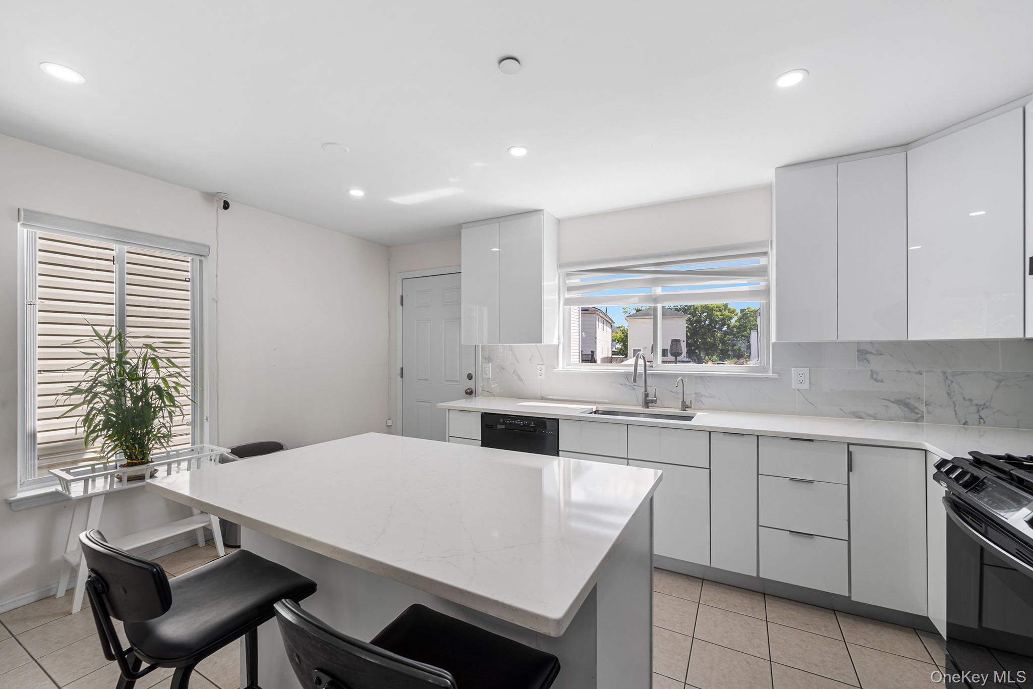 Single Family Union  Staten Island, NY 10303, MLS-902768-10