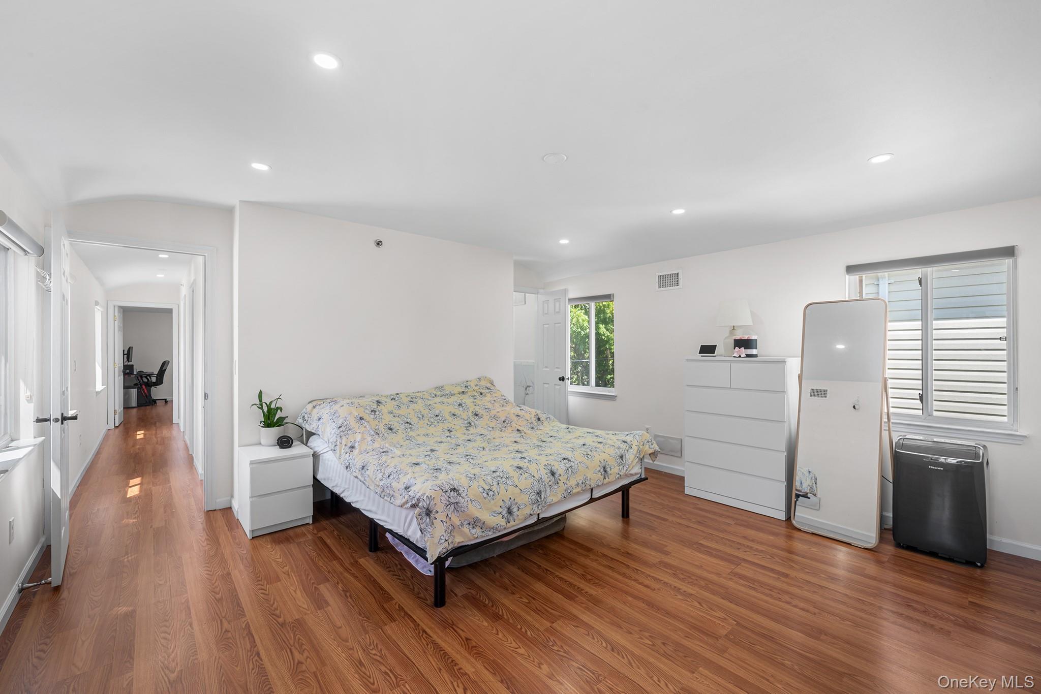 Single Family Union  Staten Island, NY 10303, MLS-902768-20