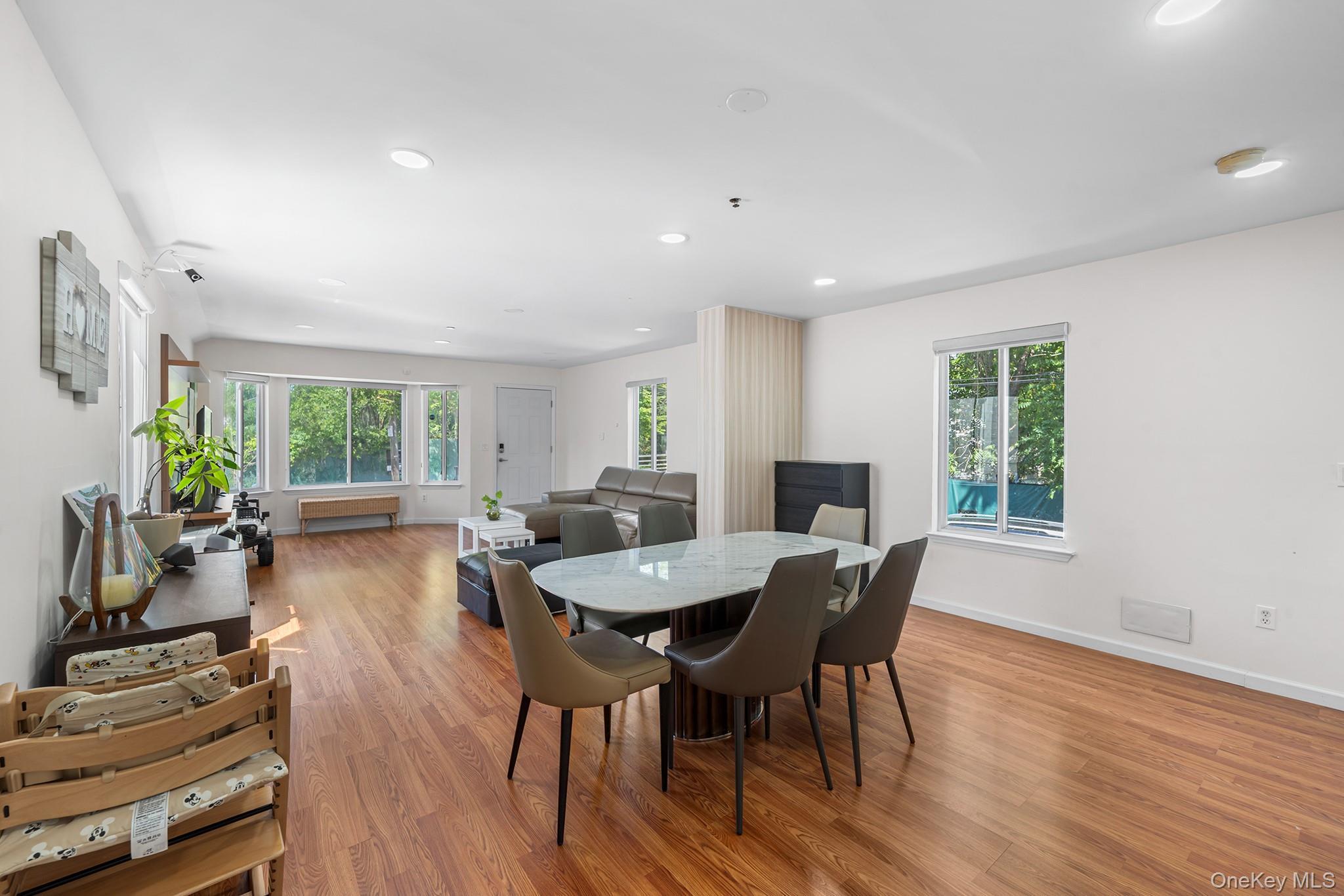 Single Family Union  Staten Island, NY 10303, MLS-902768-3