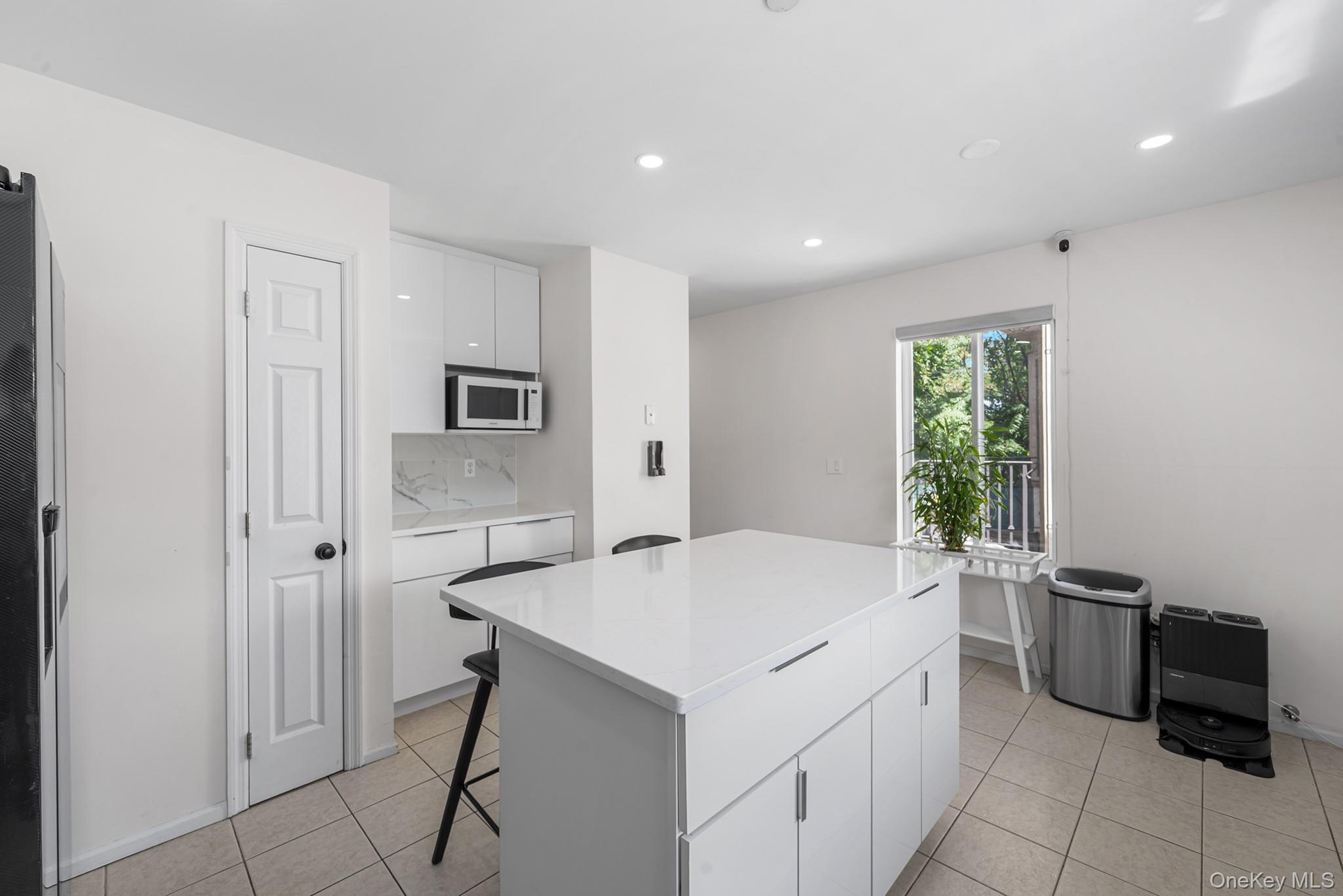 Single Family Union  Staten Island, NY 10303, MLS-902768-9
