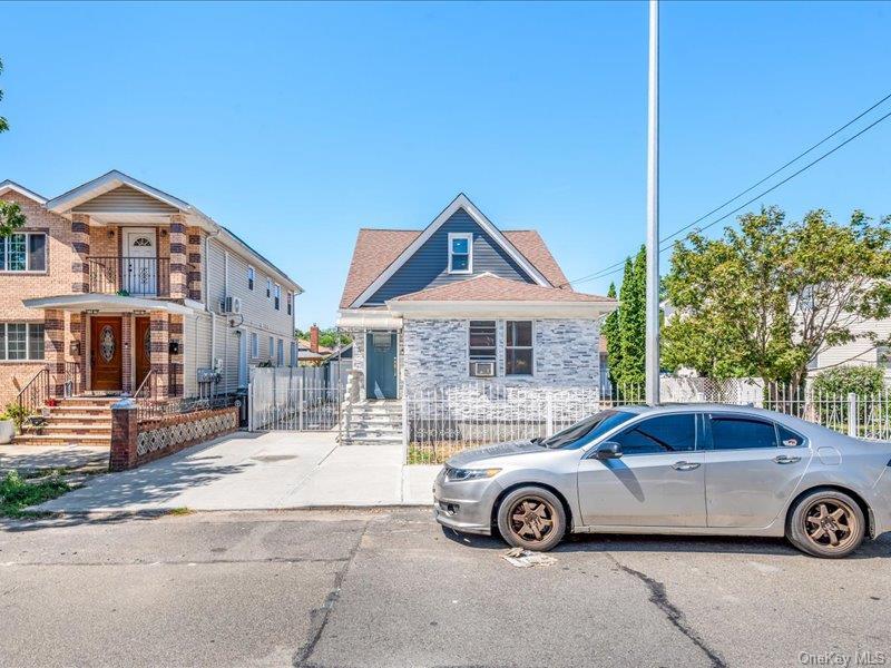 Single Family Sunbury  Queens, NY 11434, MLS-902789-10