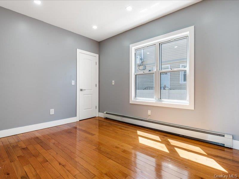 Single Family Sunbury  Queens, NY 11434, MLS-902789-21