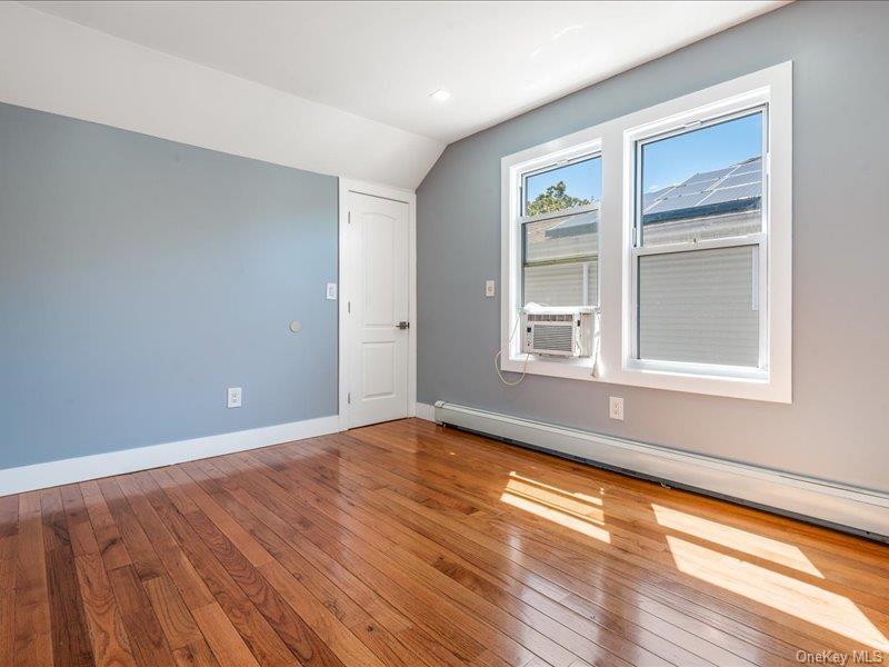 Single Family Sunbury  Queens, NY 11434, MLS-902789-27