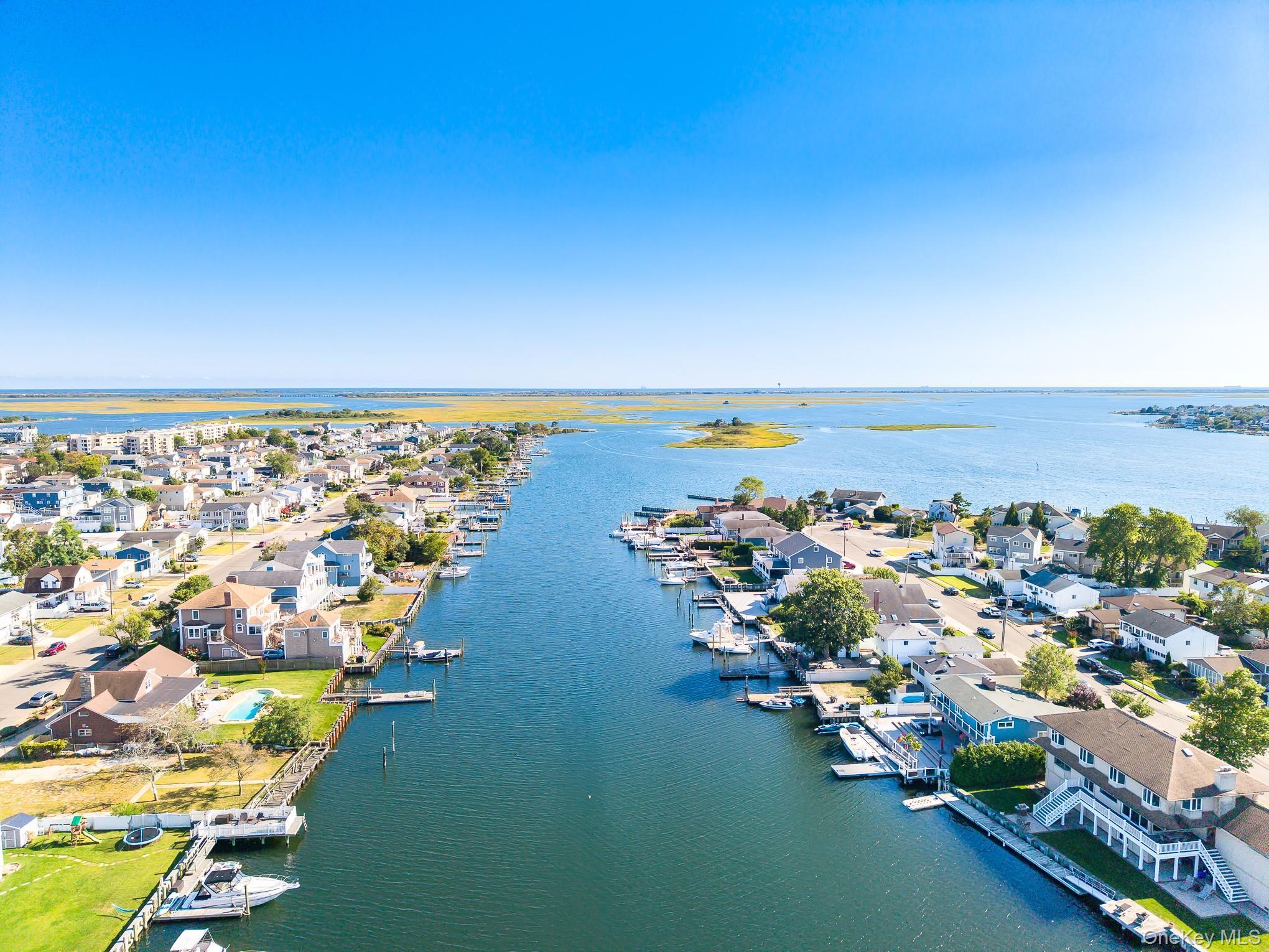 Single Family Park  Nassau County, NY 11520, MLS-902797-28