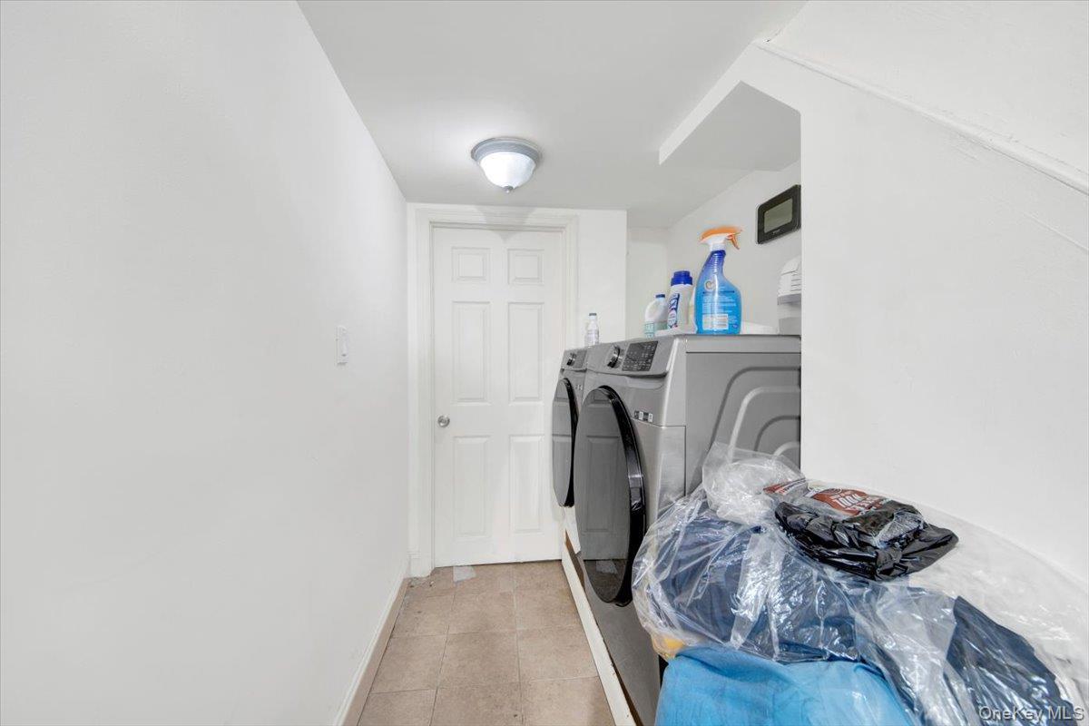 Single Family 230th  Bronx, NY 10466, MLS-902856-21