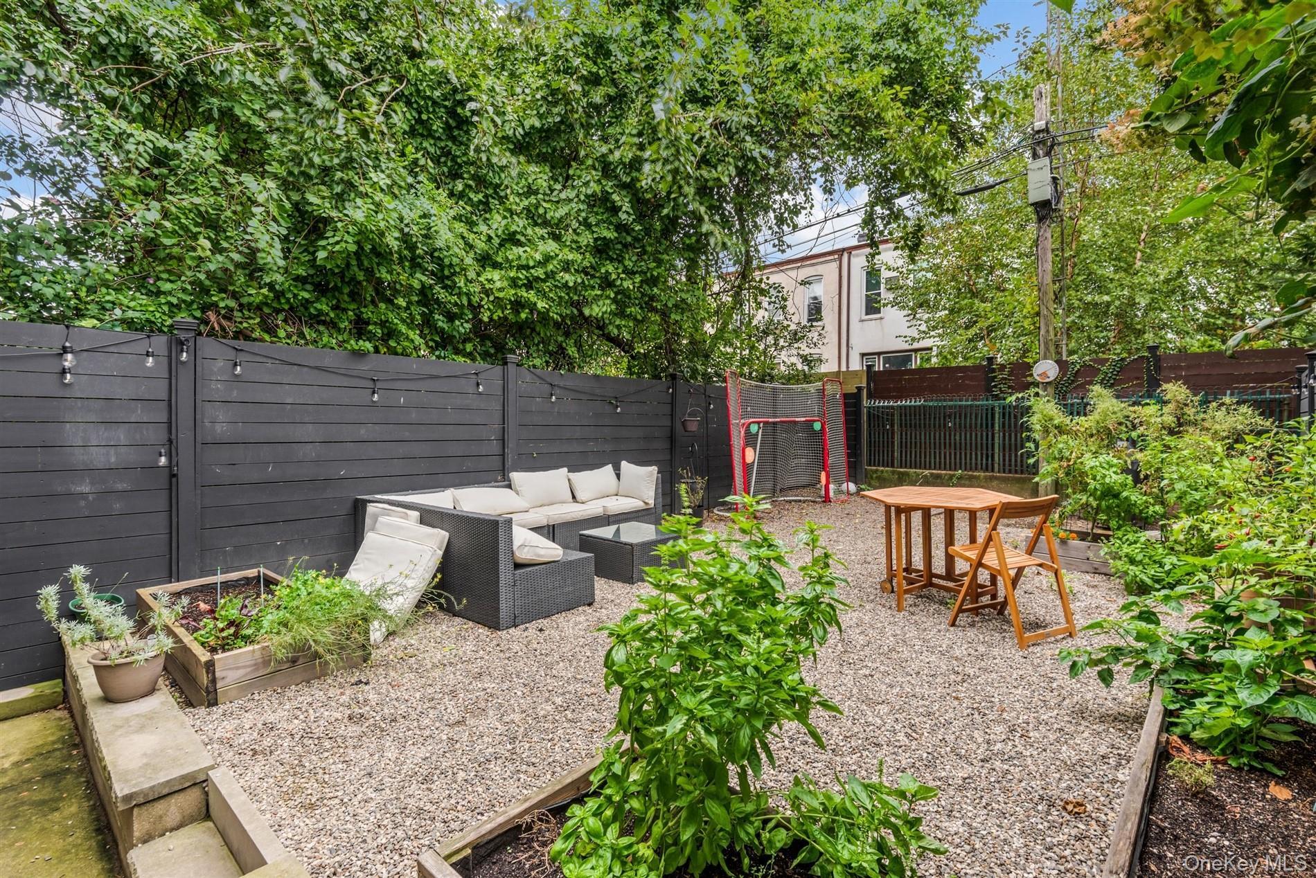 Single Family Linden Street Queens, NY 11385, MLS-902923-23